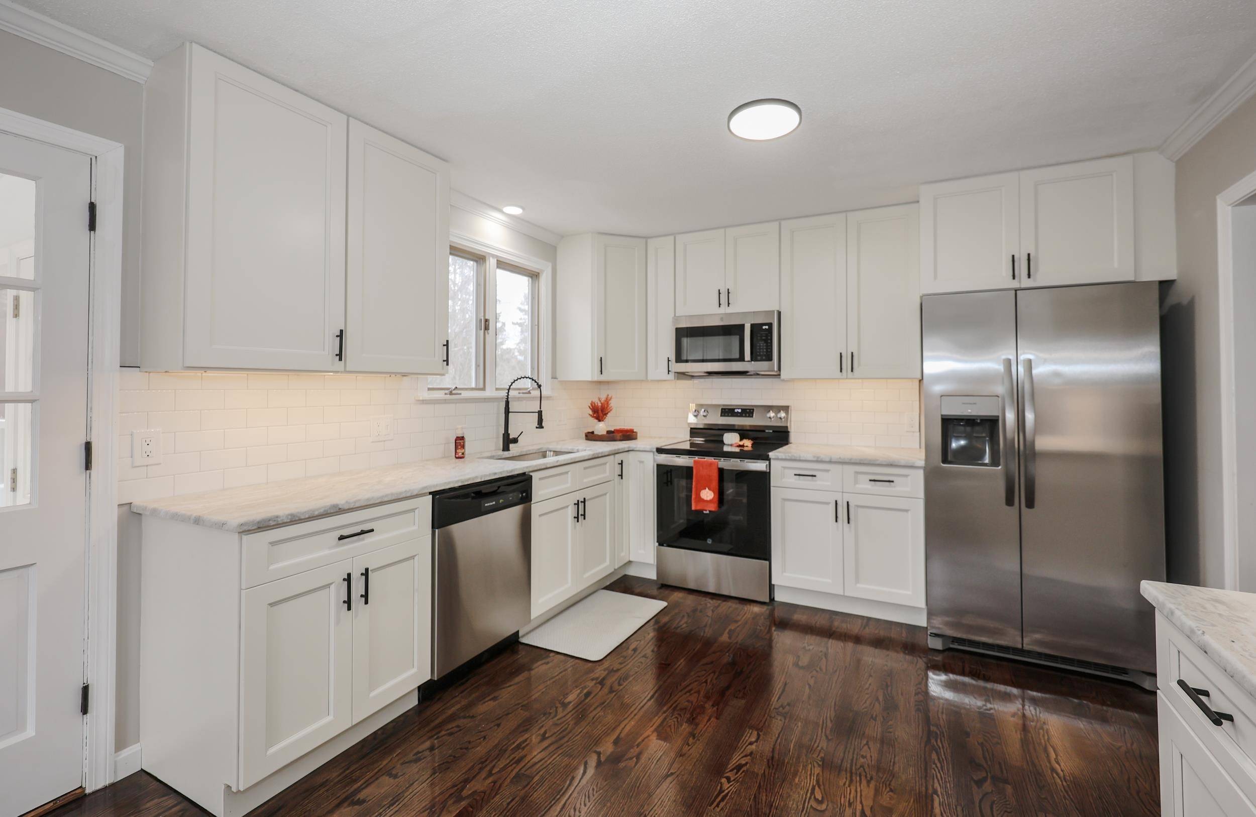 Candia, NH 03034,377 High ST