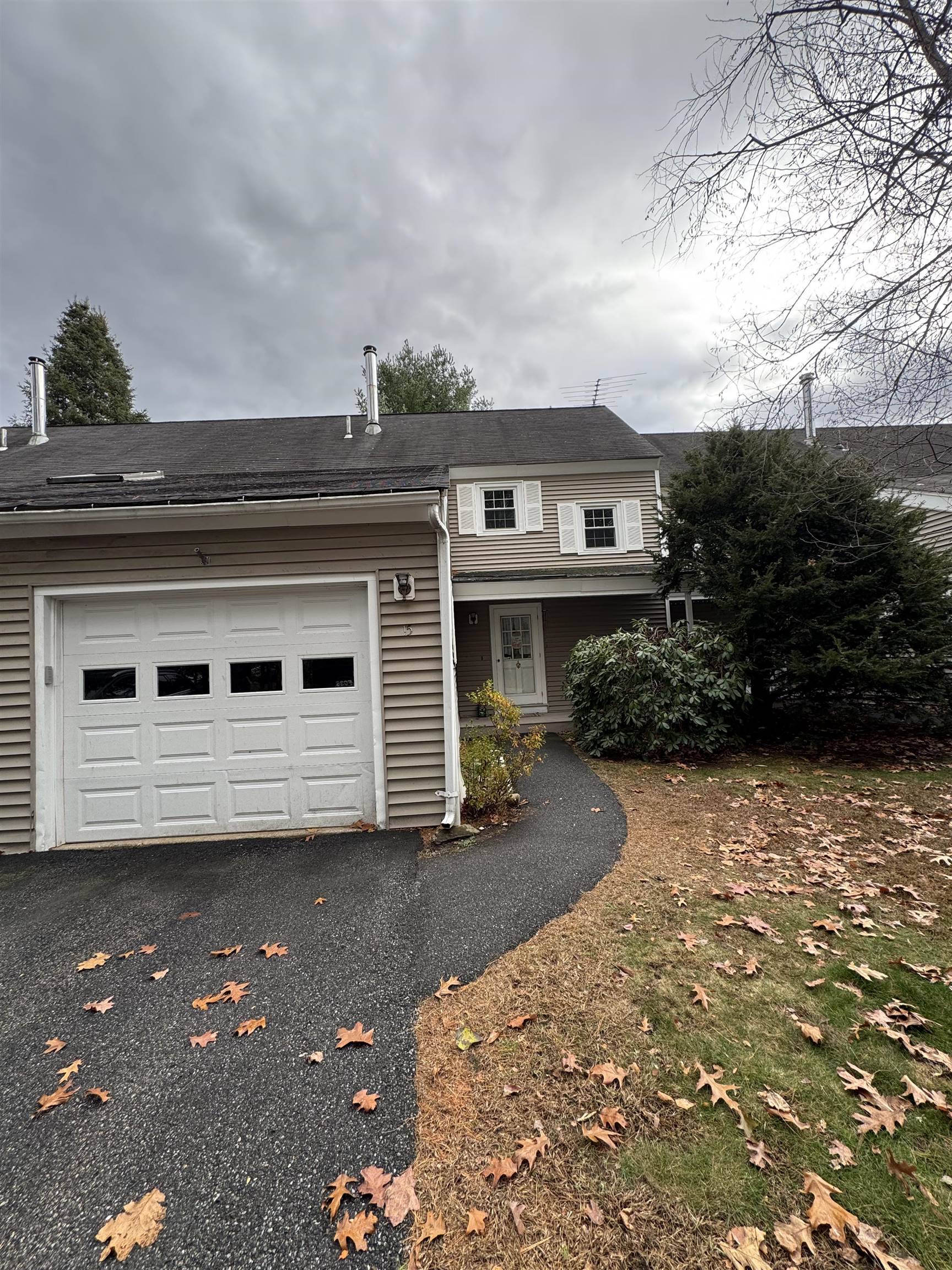 Londonderry, NH 03053,15 Winding Pond RD #15