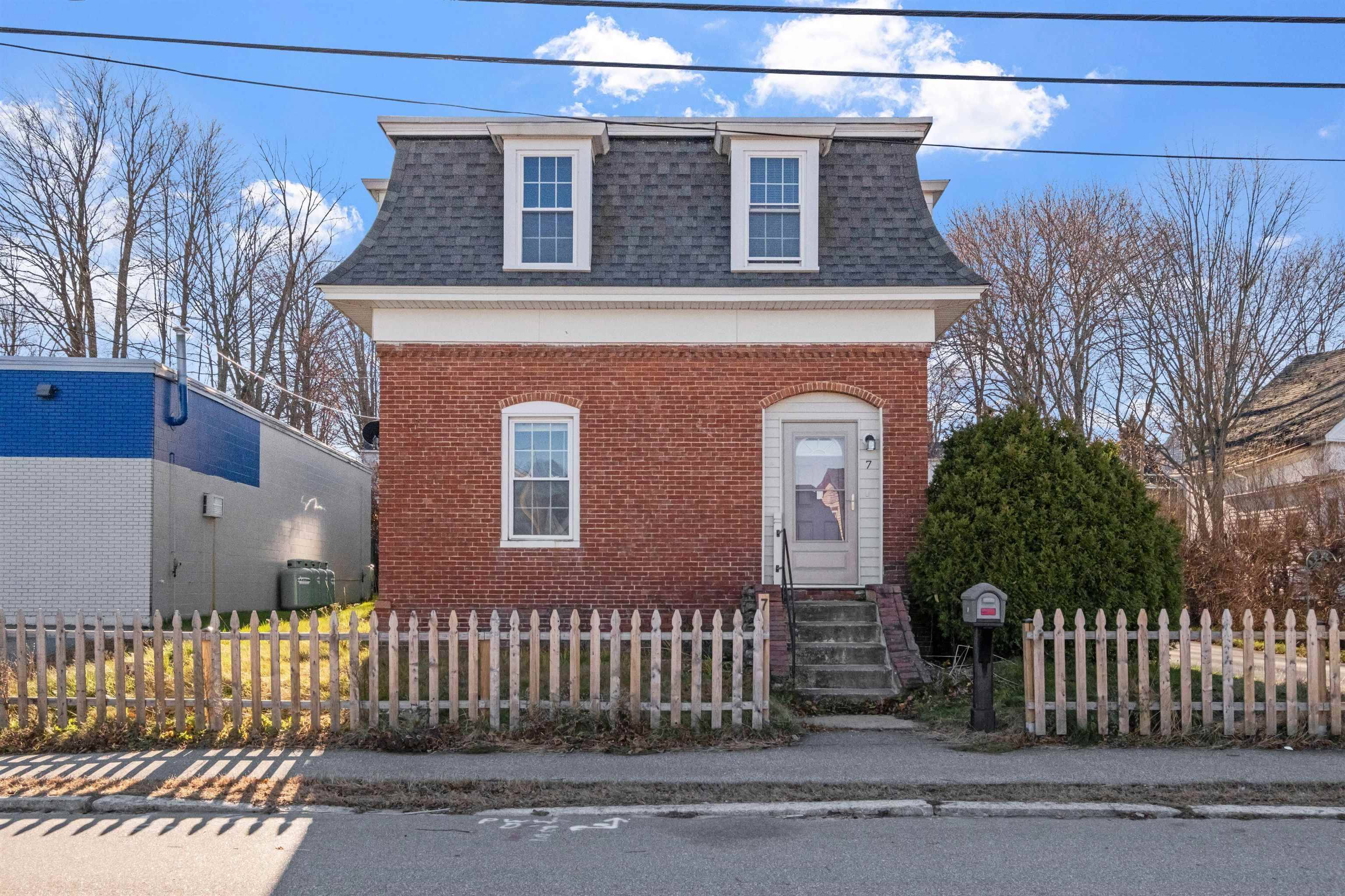 Pittsfield, NH 03263,7 Cram AVE