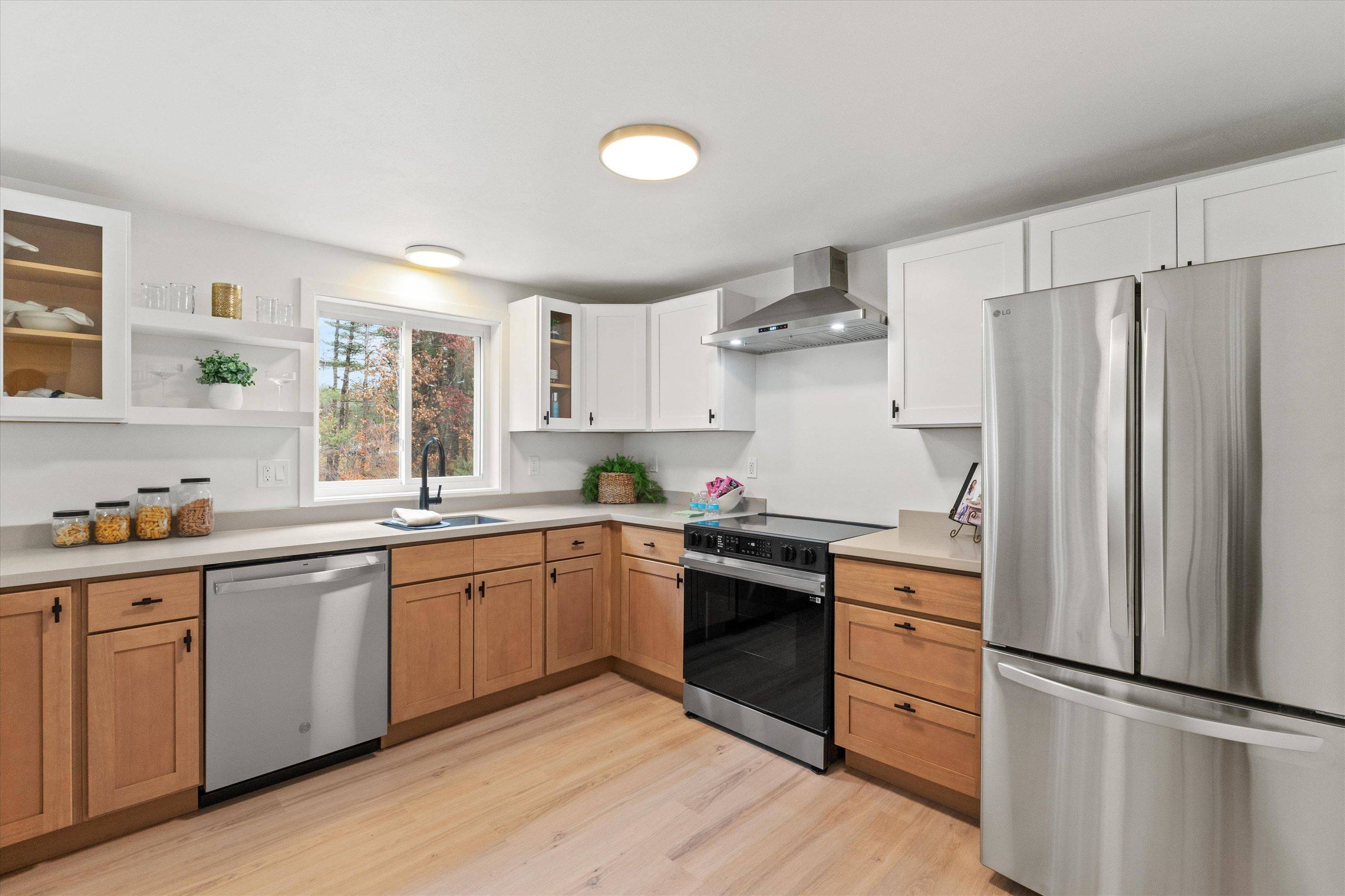 Londonderry, NH 03053,4 Quincy RD #A