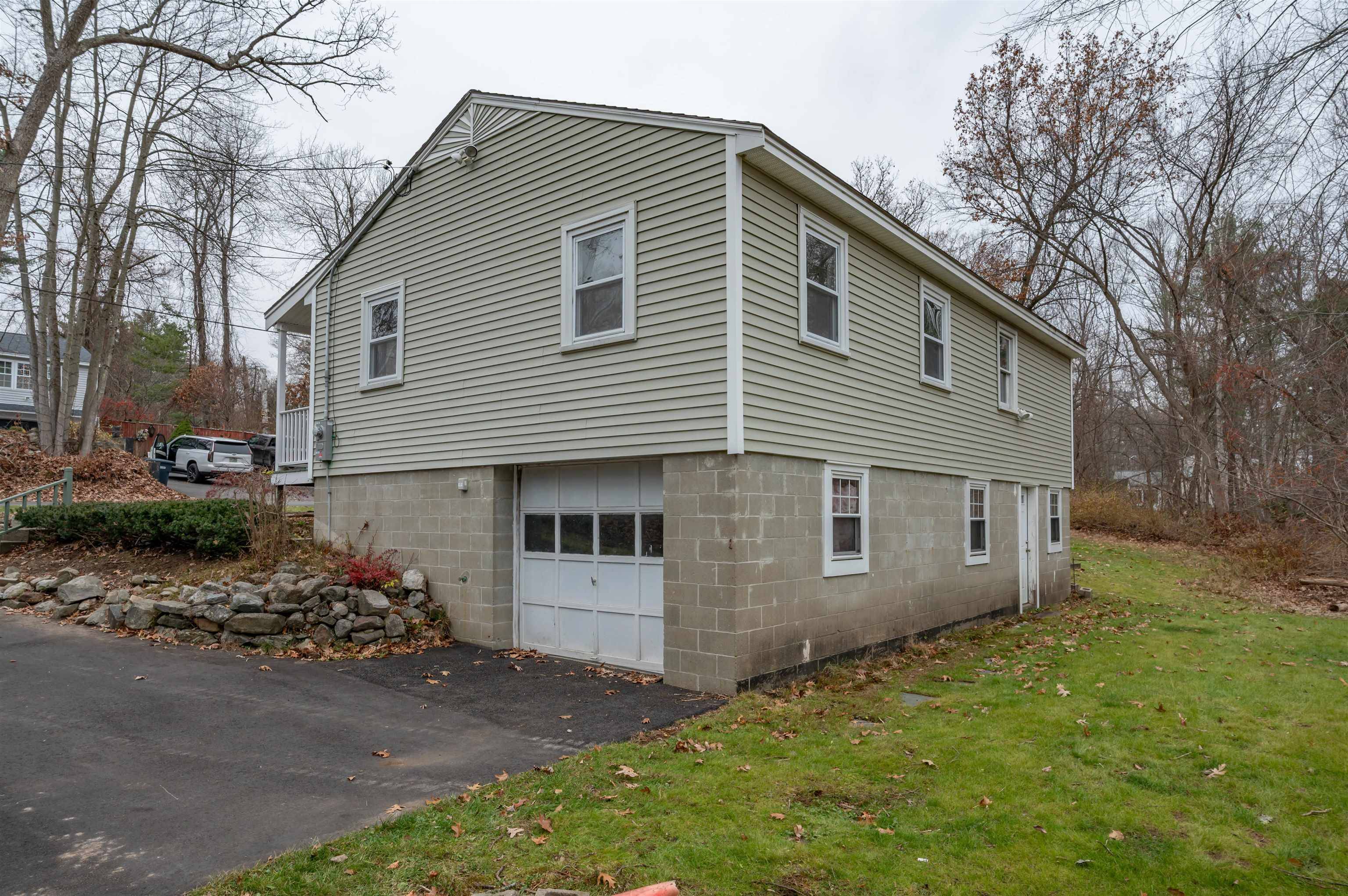 Salem, NH 03079,5 Betty LN