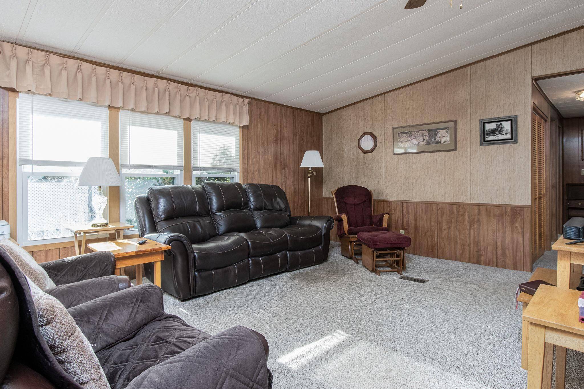 Goffstown, NH 03045,76 Donald DR