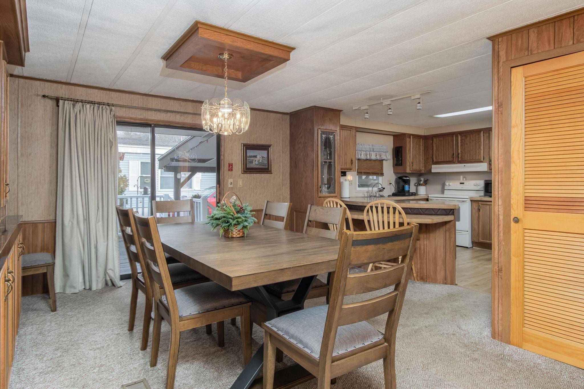 Goffstown, NH 03045,76 Donald DR