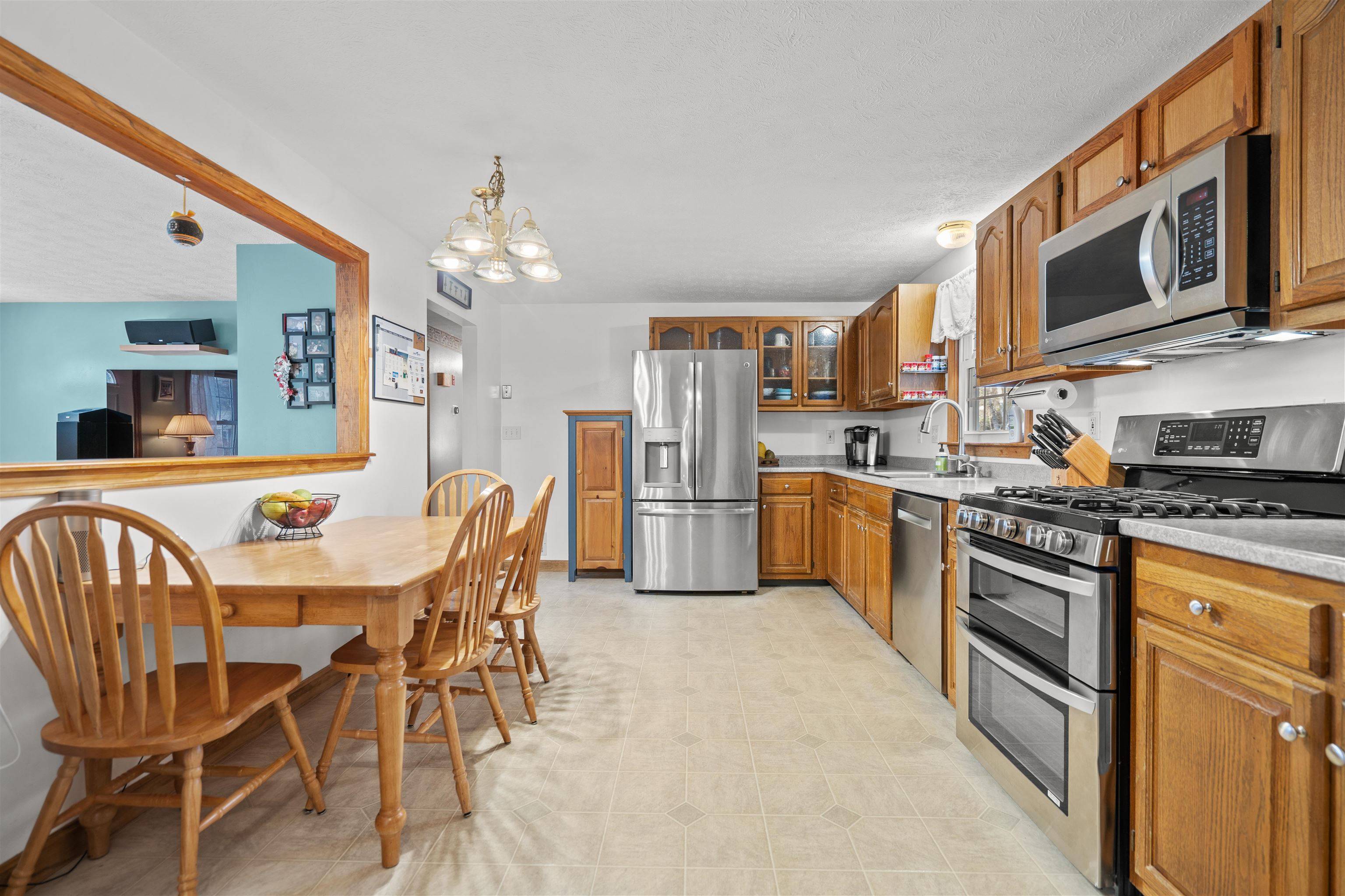 Concord, NH 03301,24 Cricket LN