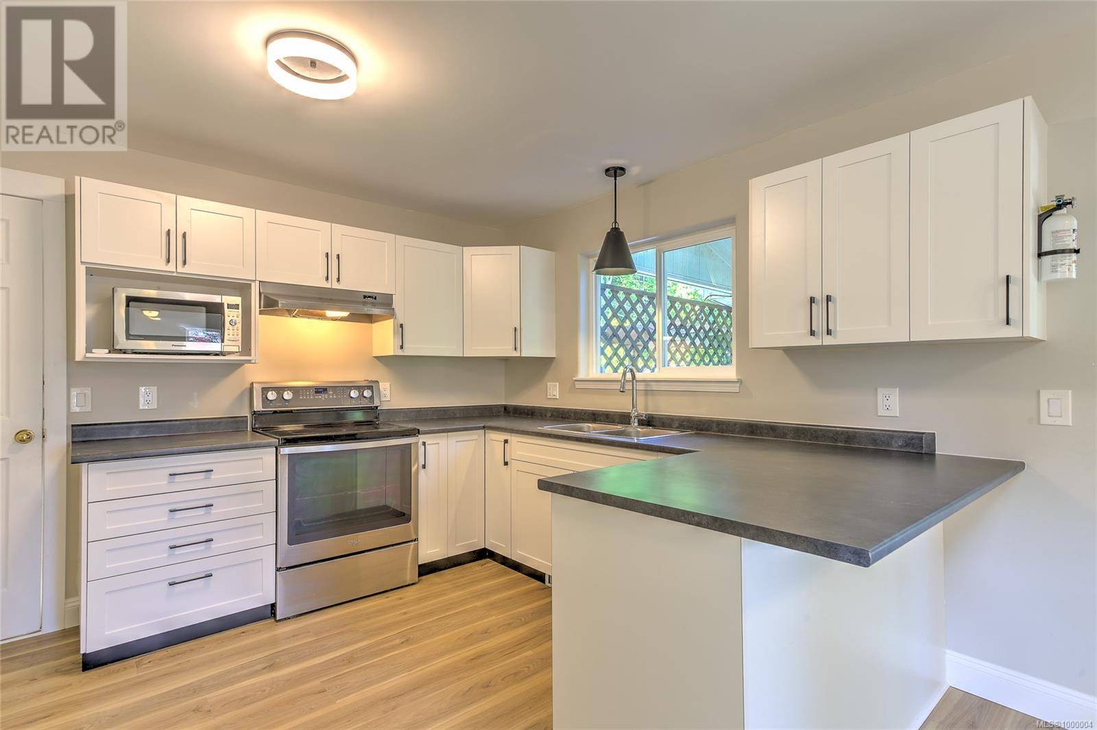 Chemainus, BC V0R1K1,9825/9827 Chemainus Rd