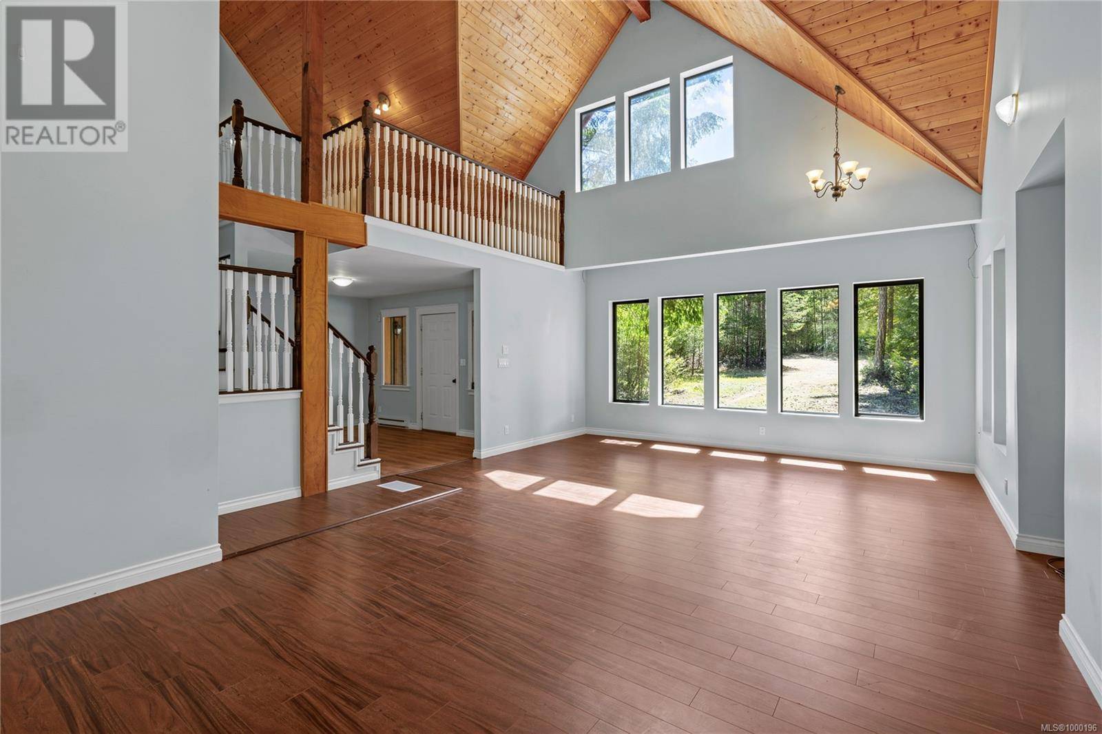 Qualicum Beach, BC V9K2E1,6054 Island Hwy W