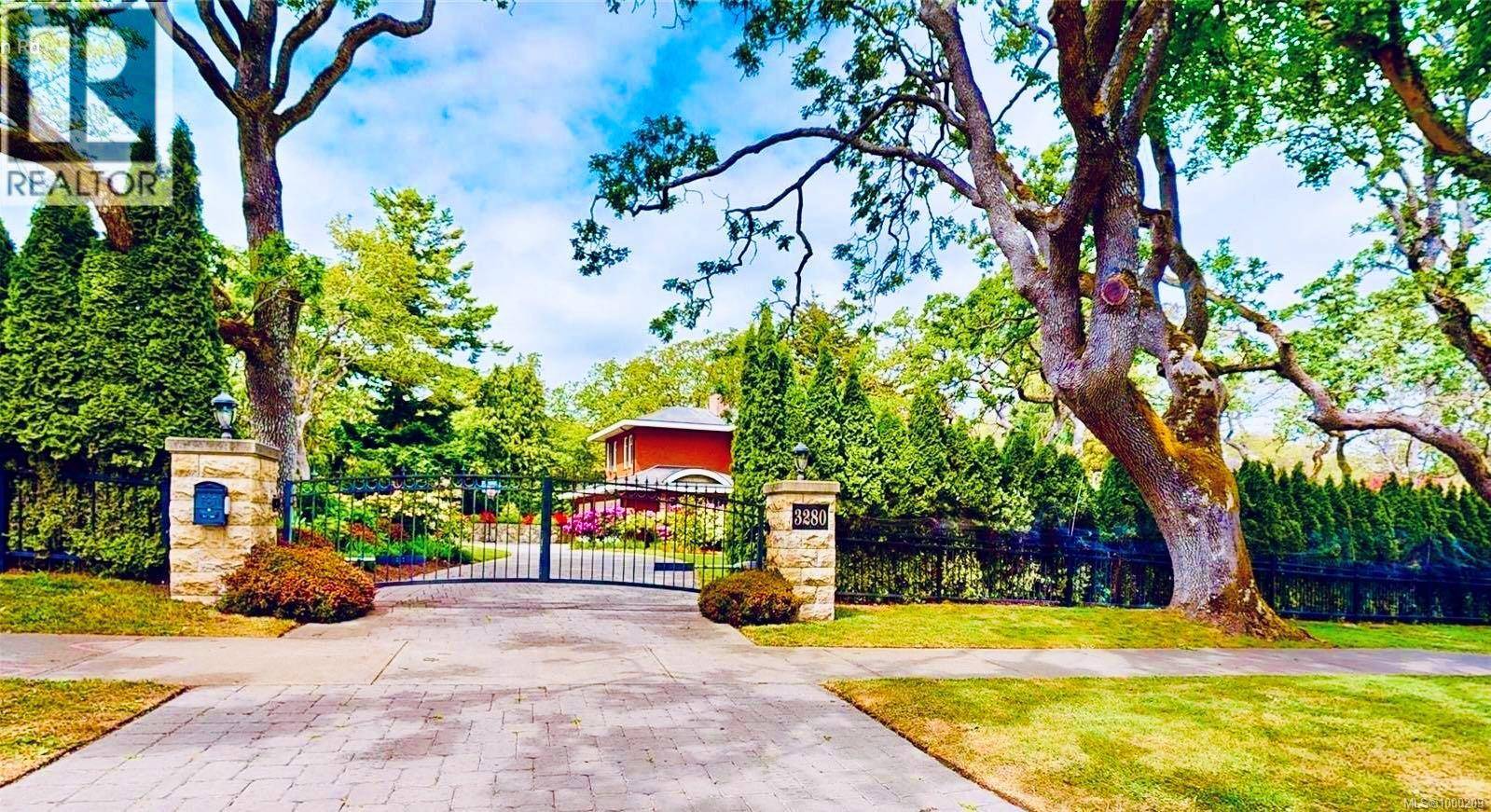 Oak Bay, BC V8R6G7,3280 Ripon Rd