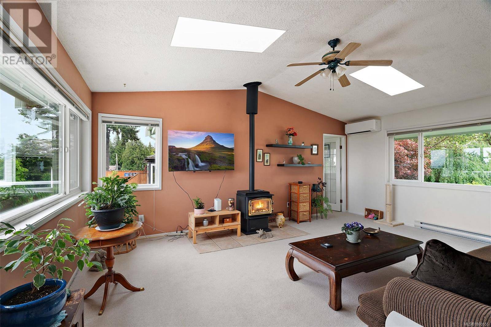Colwood, BC V9C3J6,3387 Mary Anne Cres