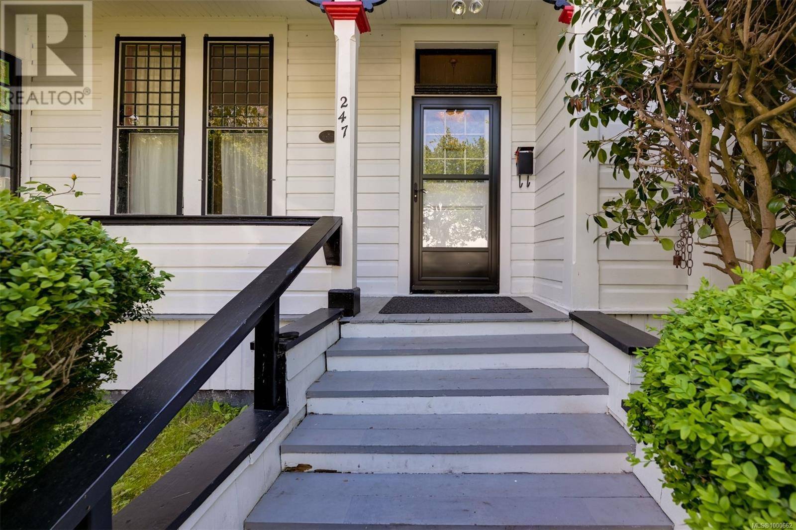 Victoria, BC V8V2B4,247 Oswego St