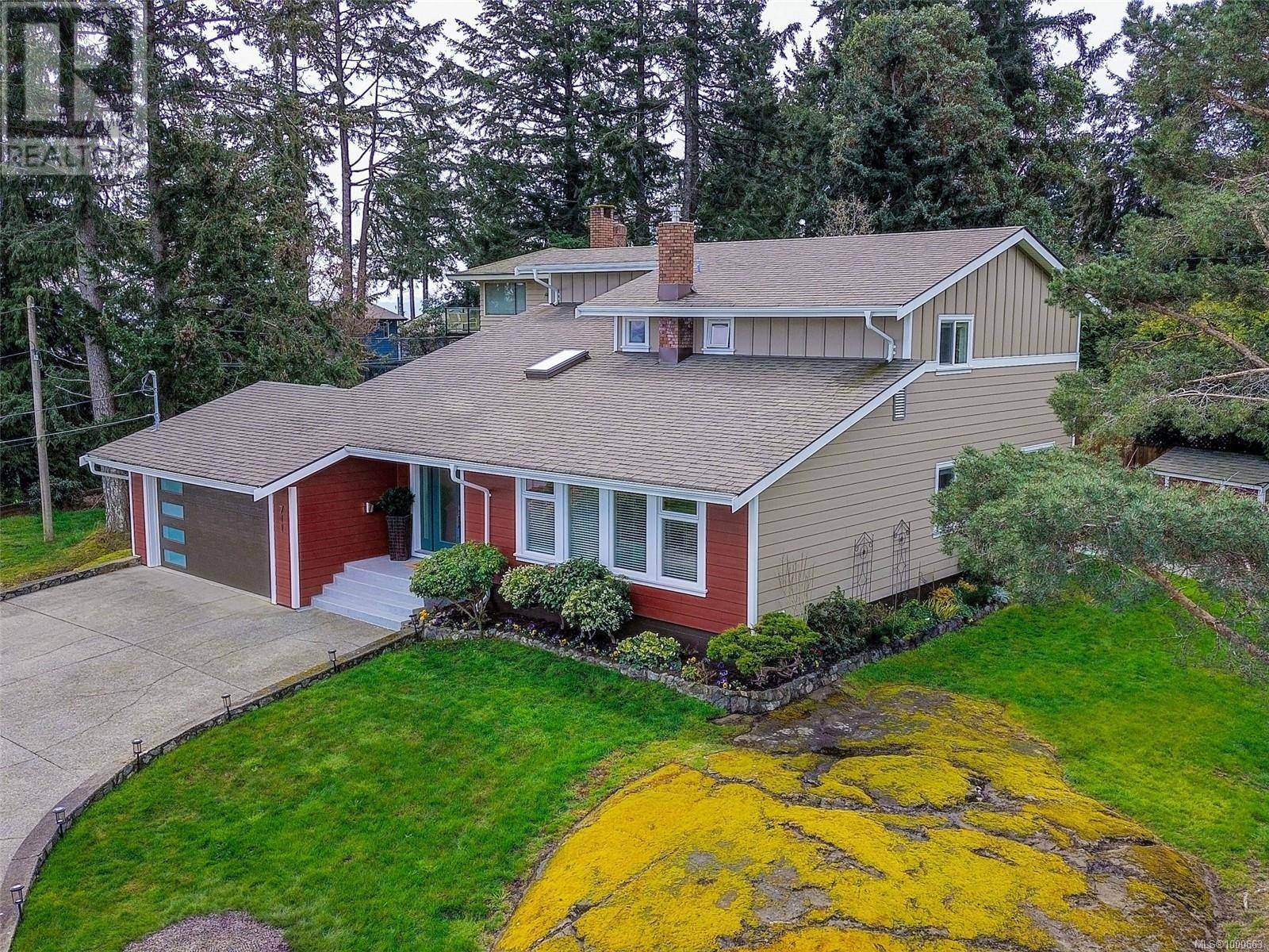 Colwood, BC V9C3L6,711 Demel Pl
