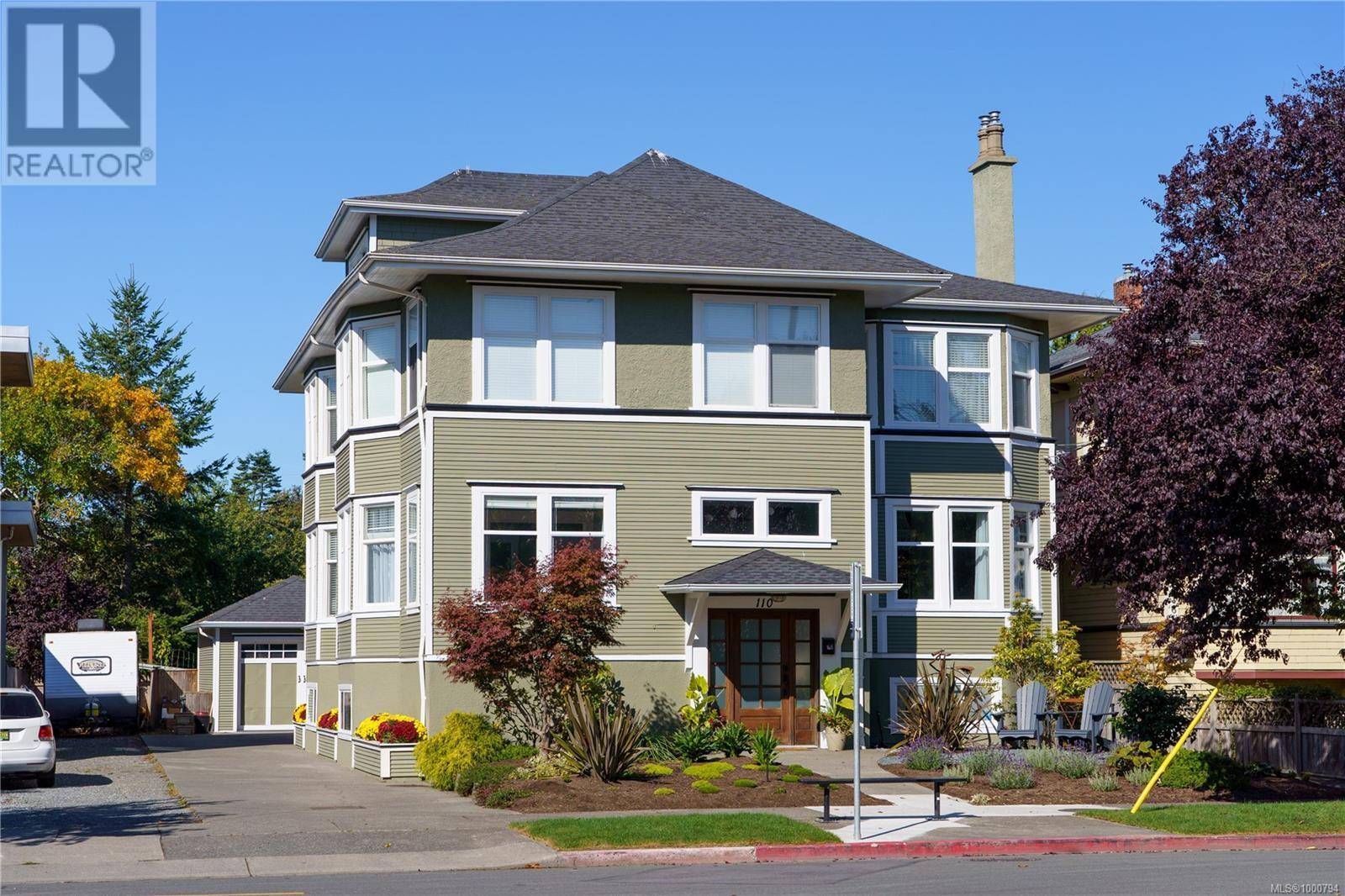 Victoria, BC V8S3H7,110 Eberts St