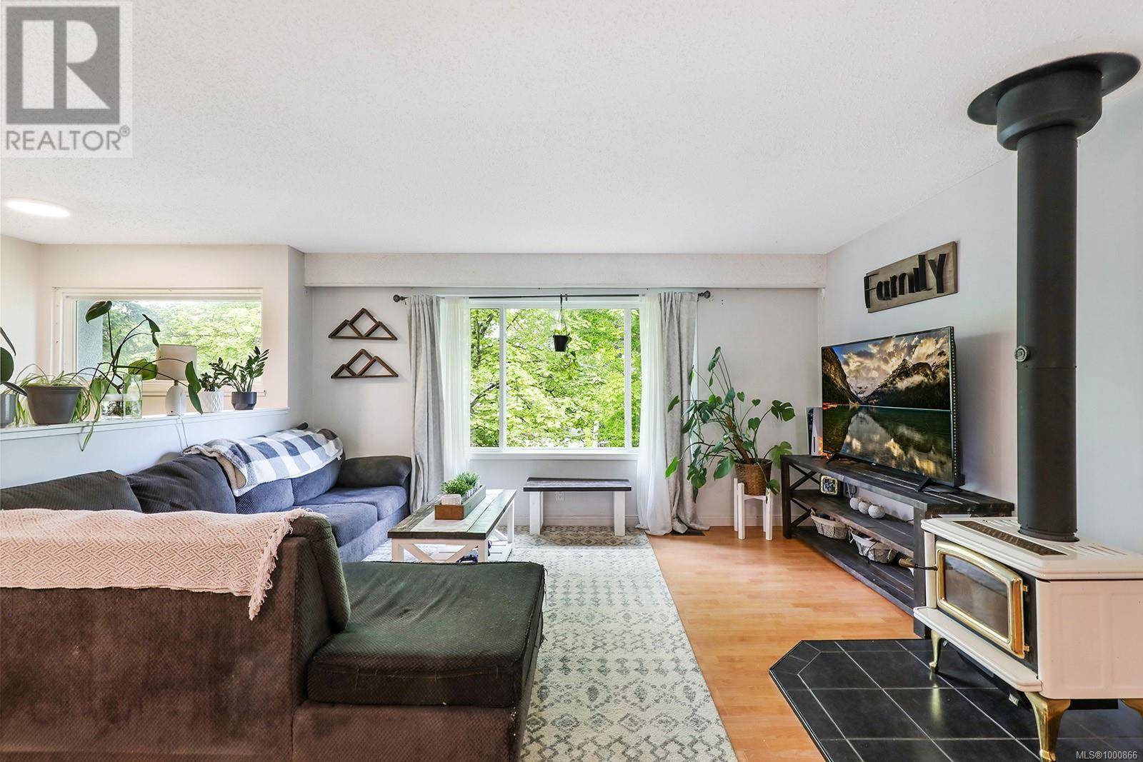Courtenay, BC V9N5P6,2046 Tull Ave