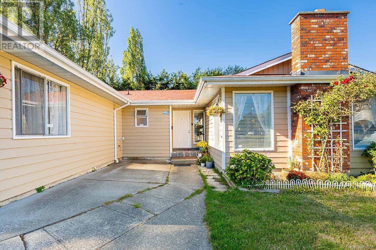 Saanich, BC V8P2M2,1382 McKenzie Ave