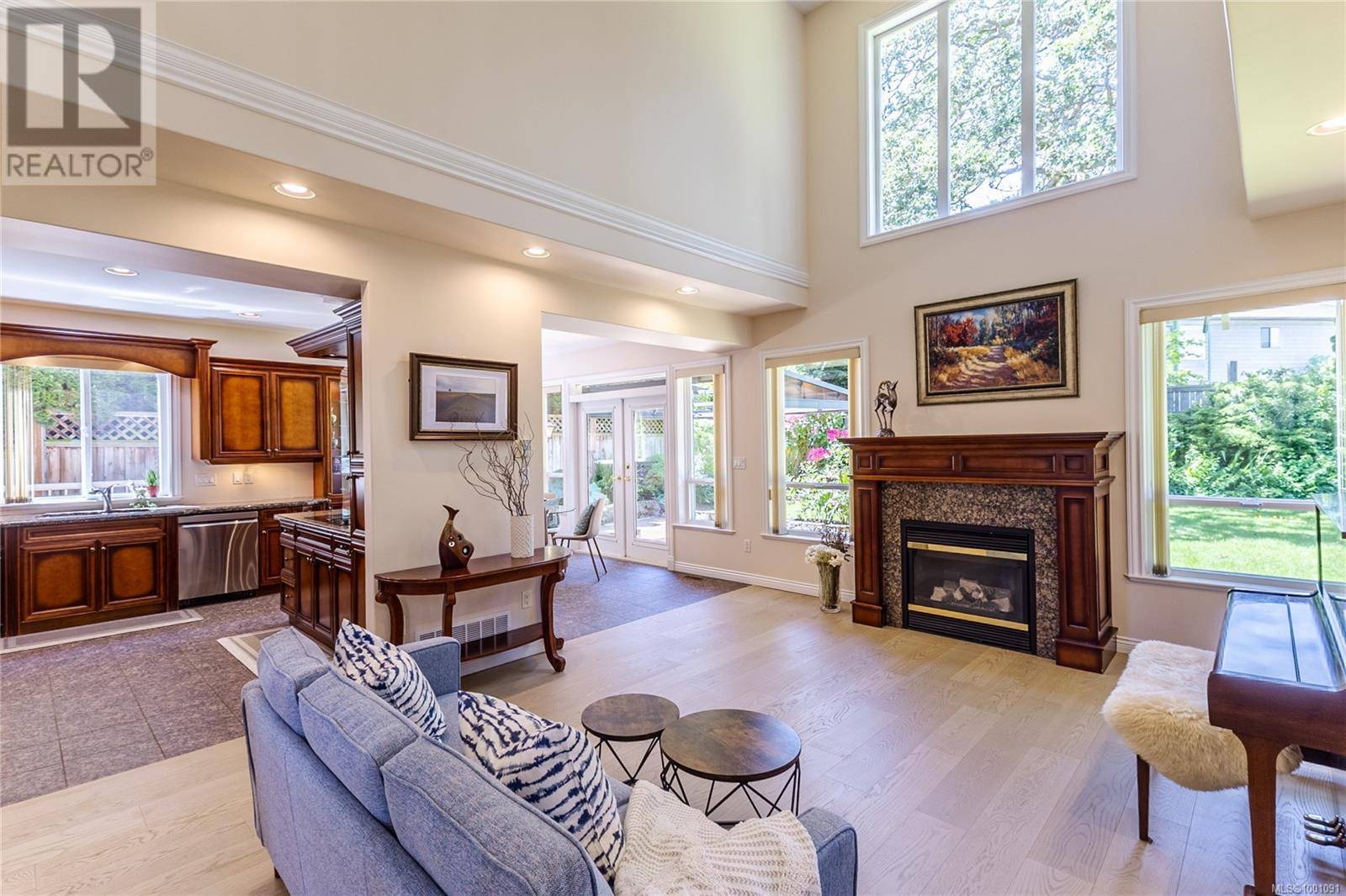 Saanich, BC V8N6M8,4252 Oakview Close