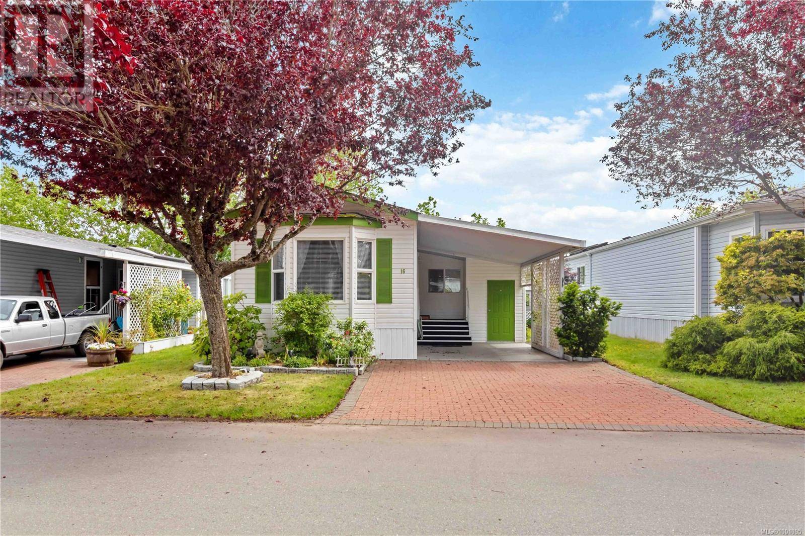Central Saanich, BC V8M2B5,7401 Central Saanich RD #16