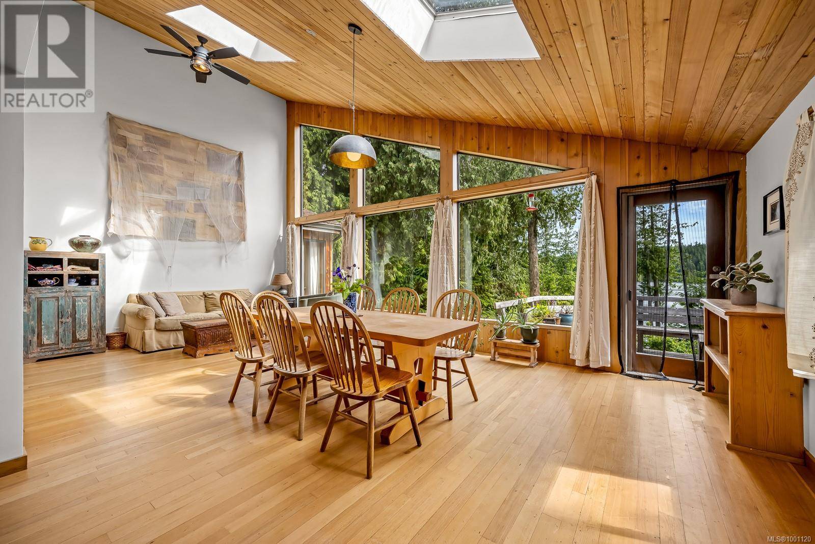 Cortes Island, BC V0P1K0,822 Austin Dr