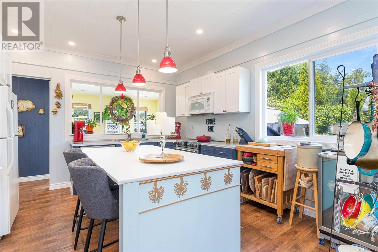 Chemainus, BC V0R1K1,9938 Seaview St