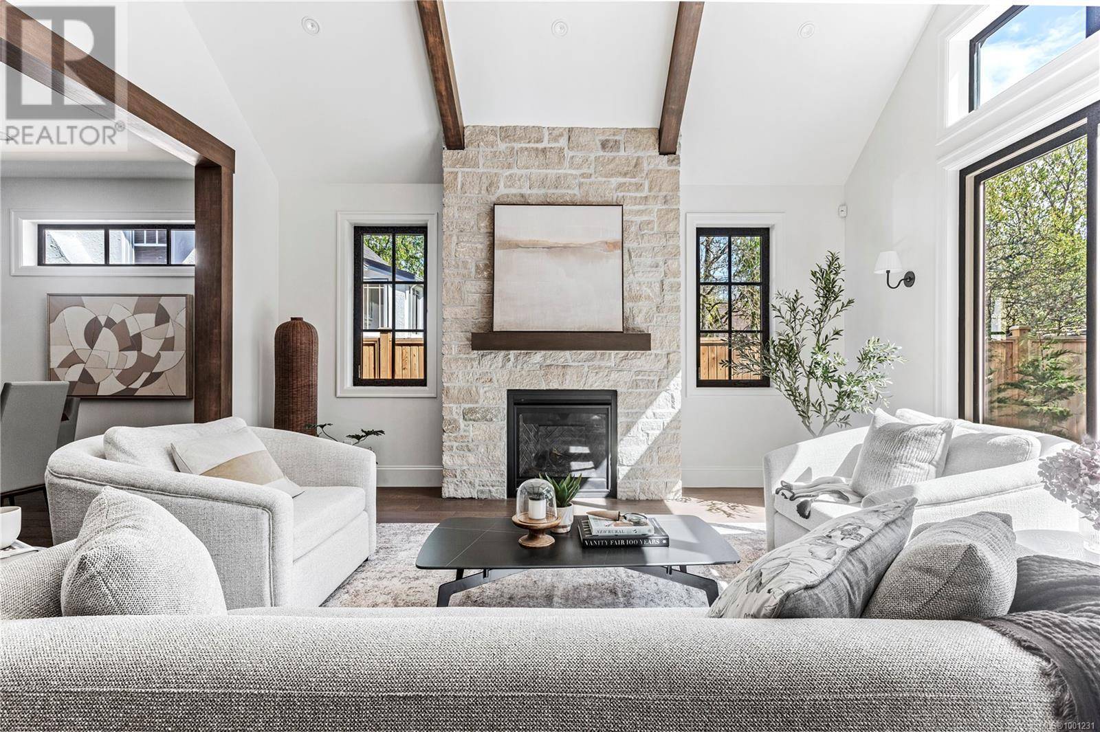 Oak Bay, BC V8S2W1,2189 Beaverbrooke St