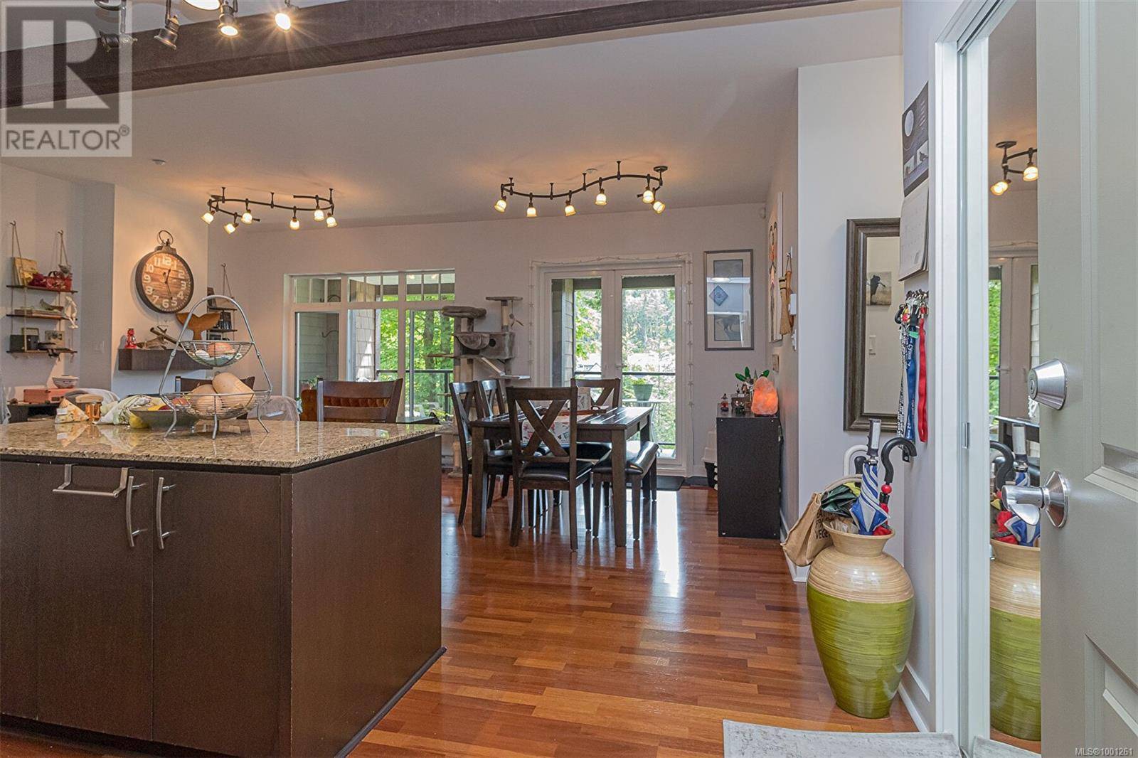 Langford, BC V9B0E1,1395 Bear Mountain Pkwy #212