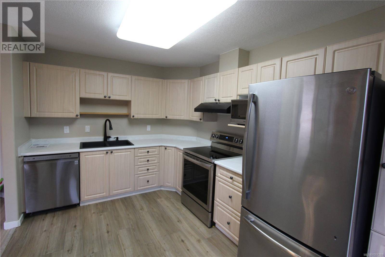 Parksville, BC V9P1K4,335 Hirst AVE West #103