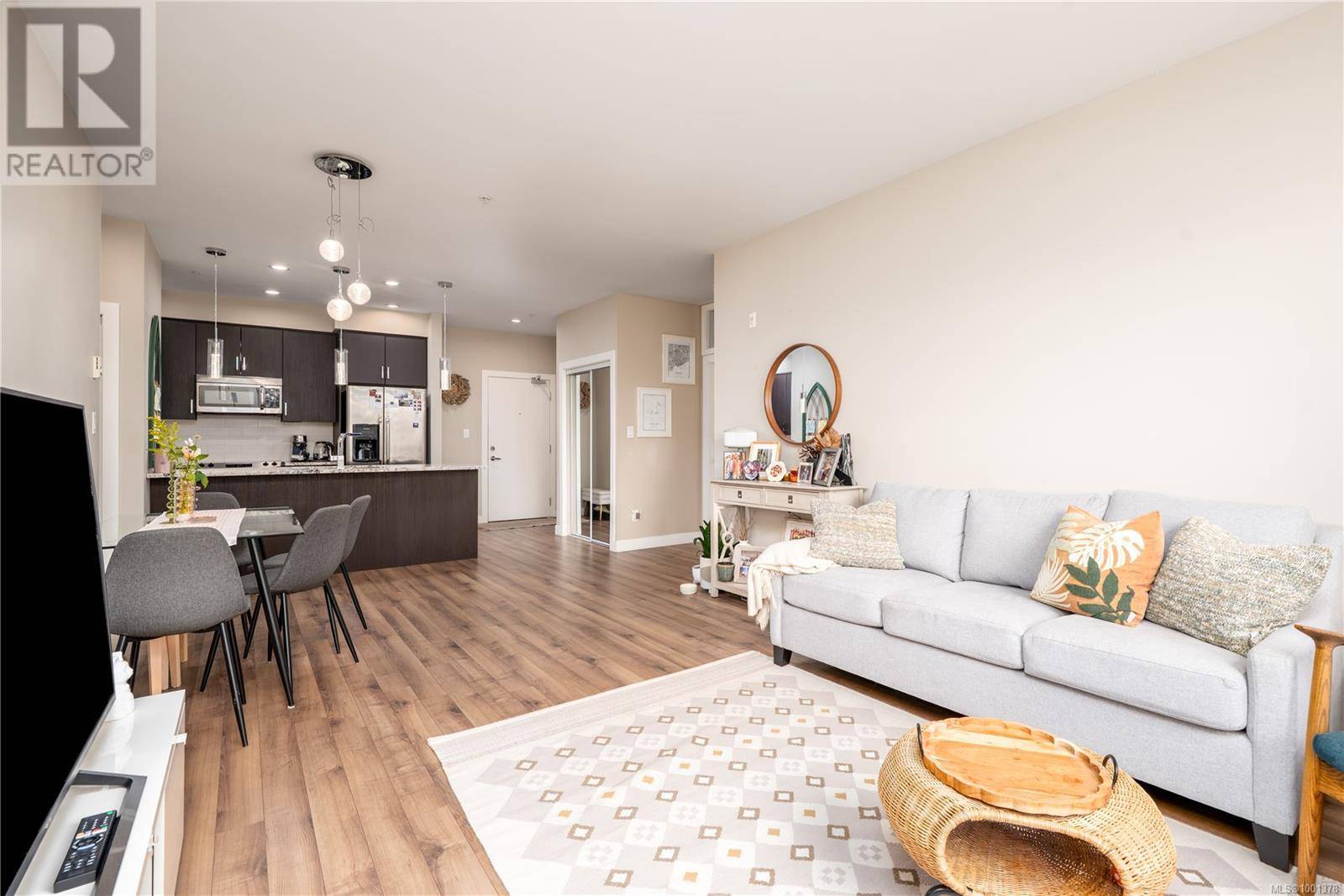 Langford, BC V9B1Y3,2655 Sooke RD #310