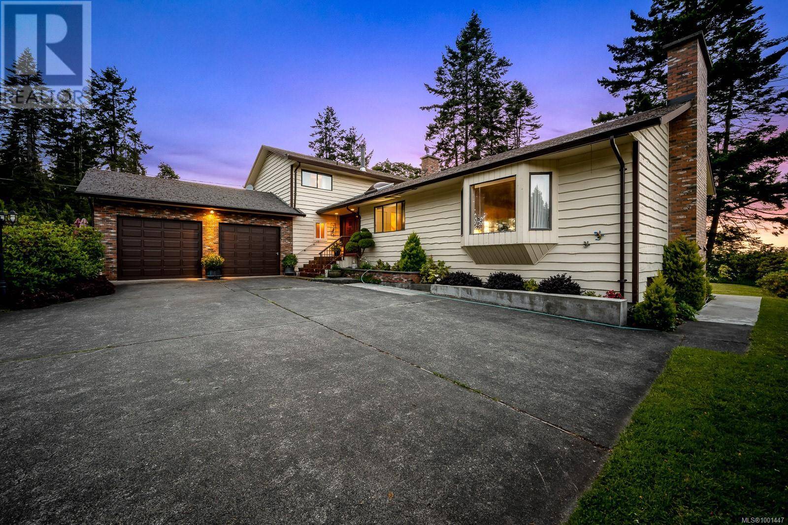 Courtenay, BC V9J1X5,2376 Seabank Rd