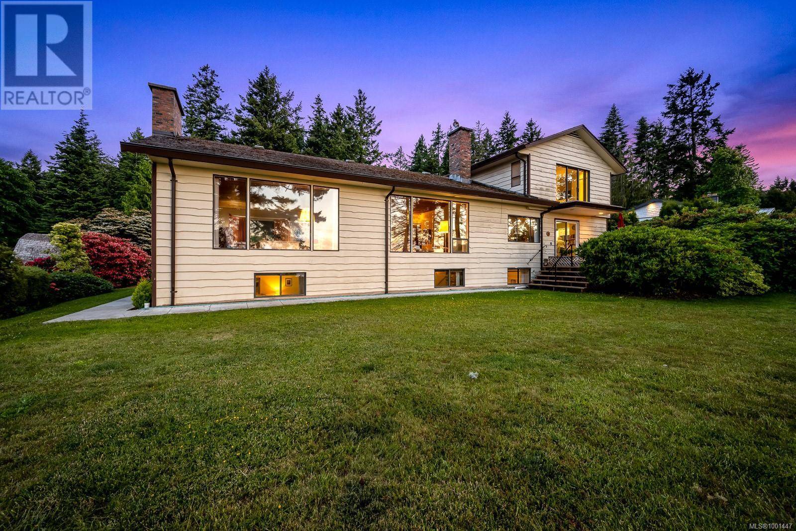 Courtenay, BC V9J1X5,2376 Seabank Rd