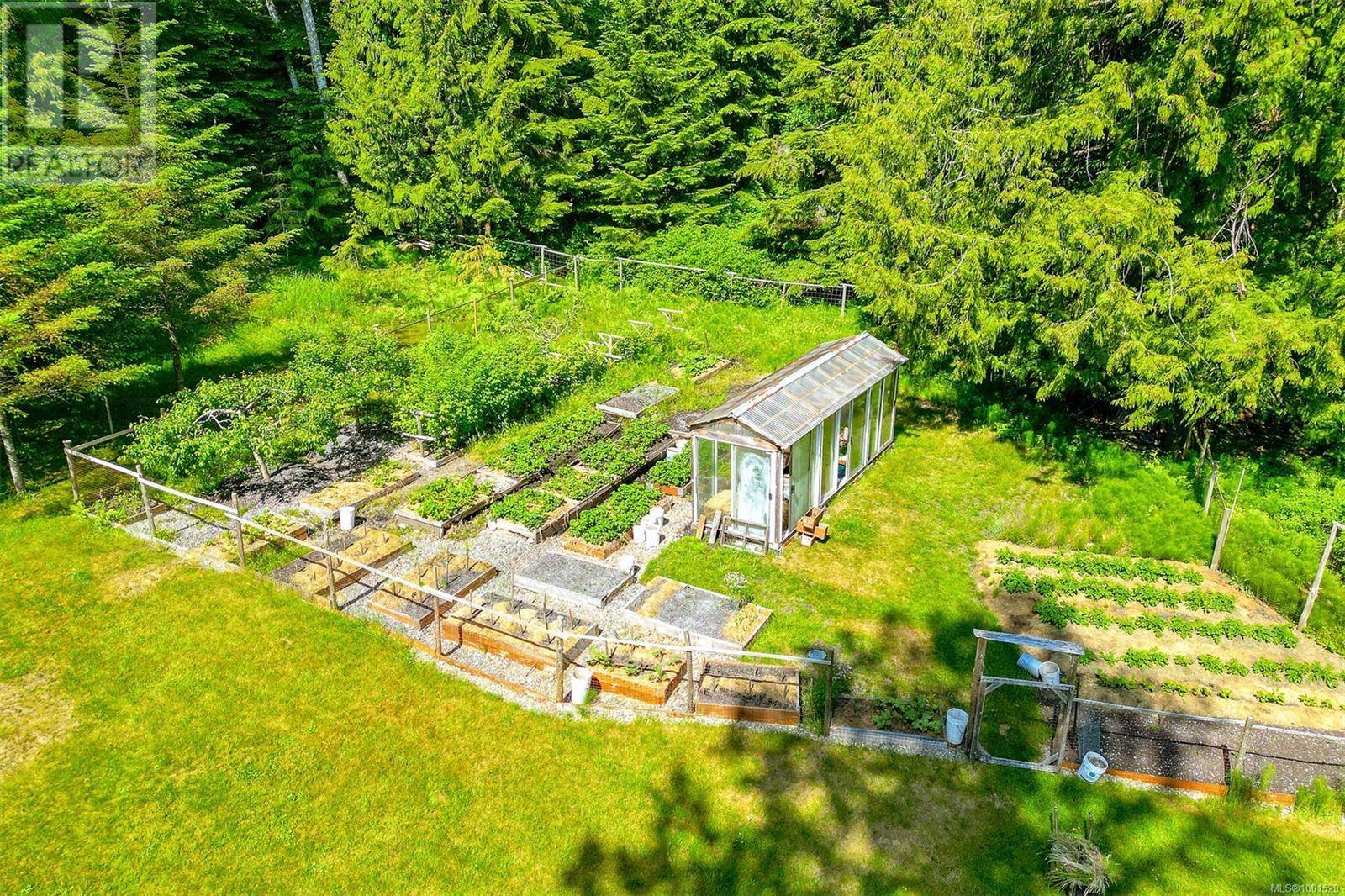 Fanny Bay, BC V0R1W0,634 Curran Rd