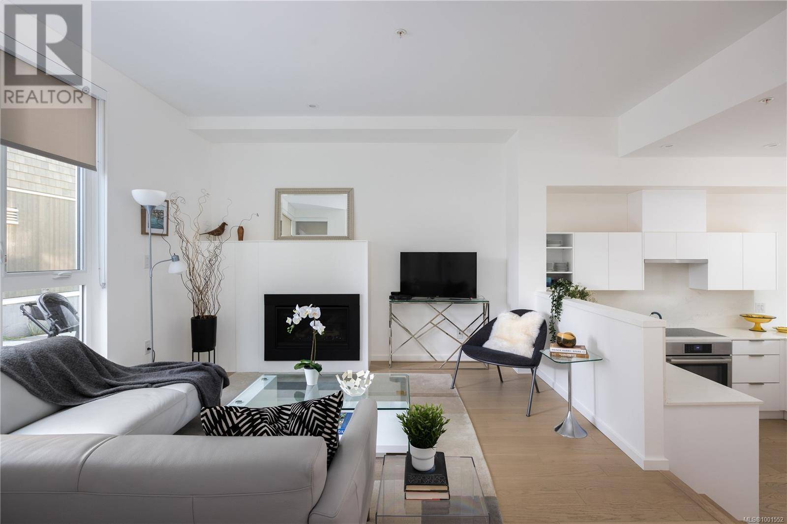 Victoria, BC V8S1G3,1720 Fairfield RD #119