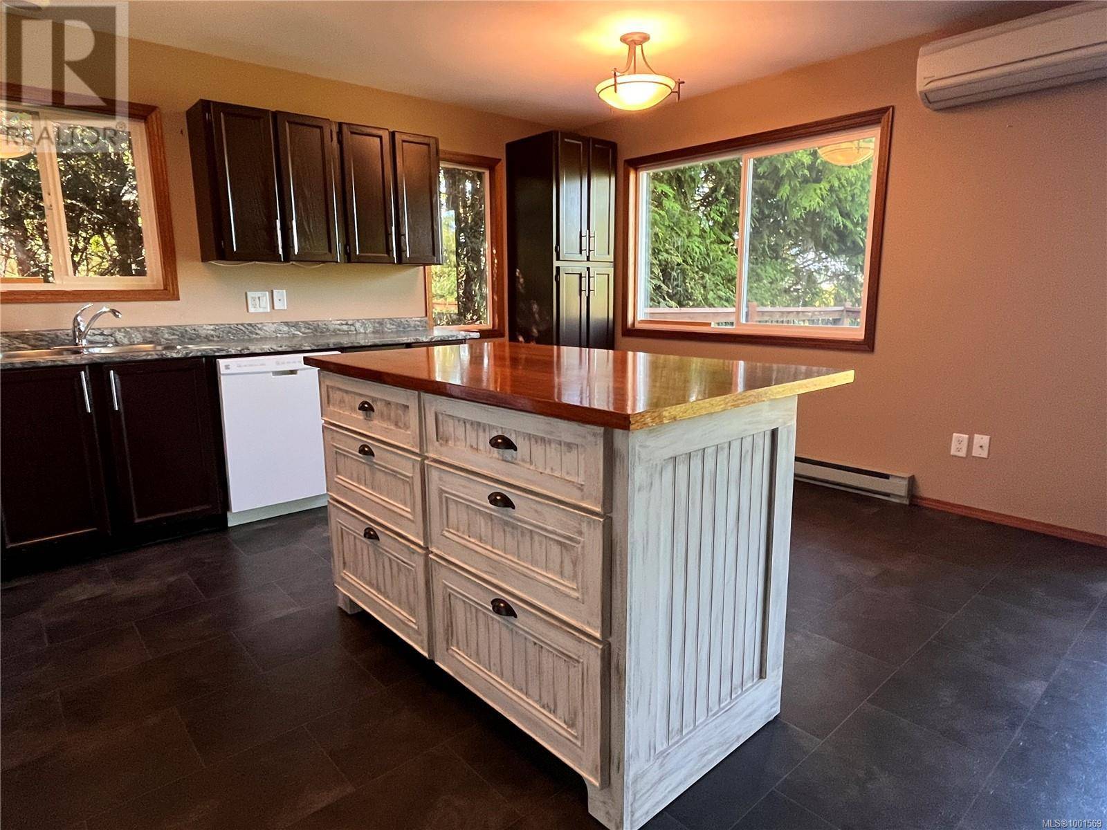 Colwood, BC V9B1X7,2524 Sooke Rd