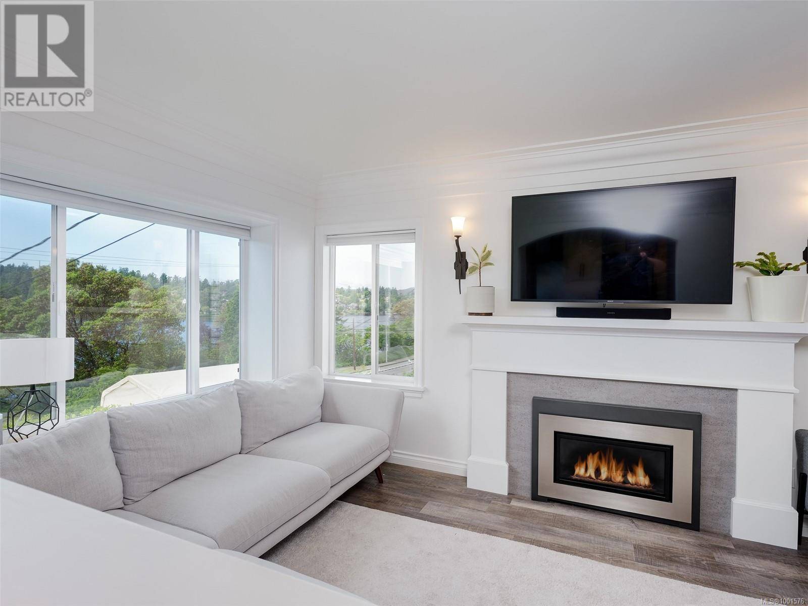 Saanich, BC V9A1M8,354 Gorge Rd W