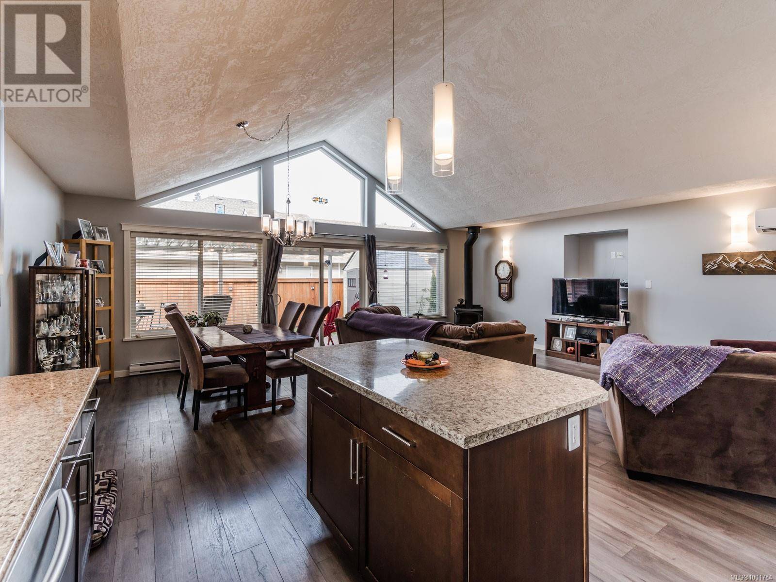 Ladysmith, BC V9G1R4,1337 4th Ave