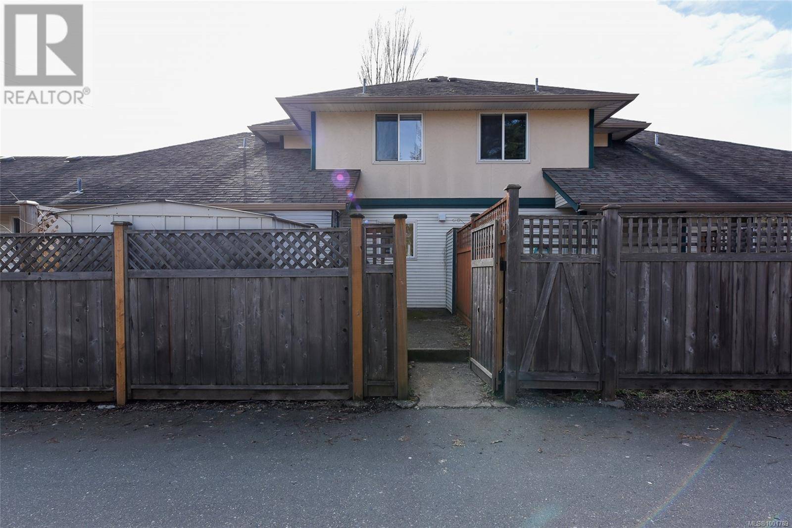Courtenay, BC V9N1K8,851 5th ST #1B