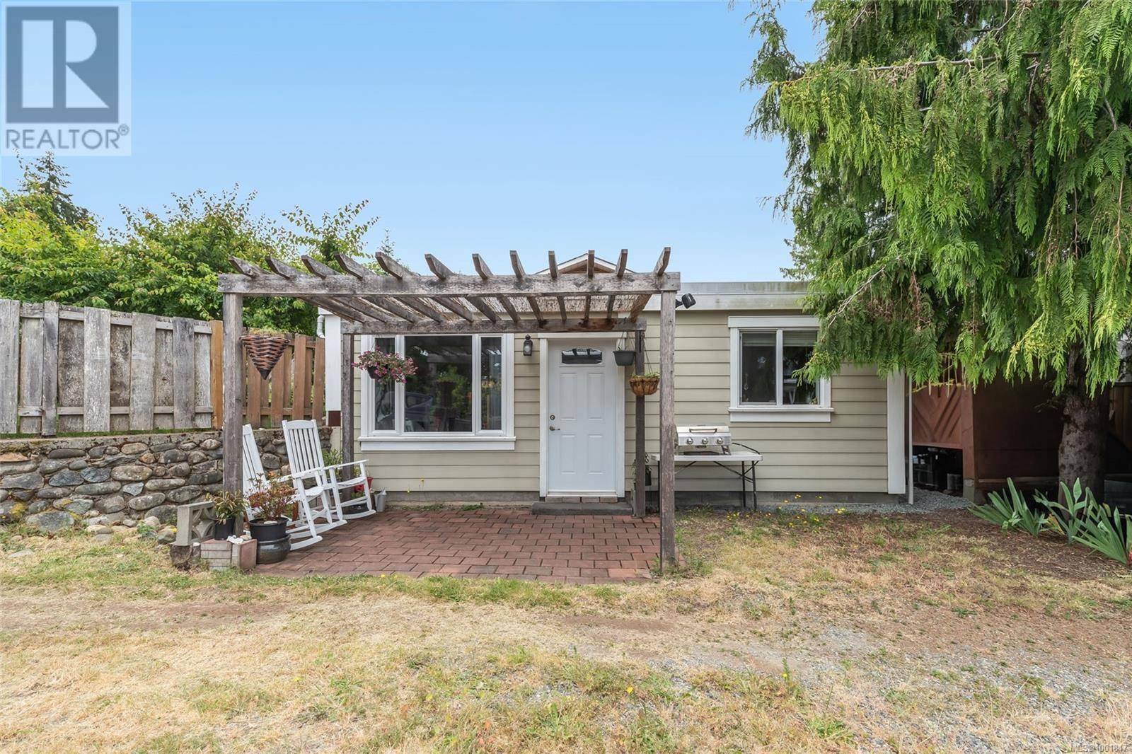 Qualicum Beach, BC V9K1S1,812 Beach Rd