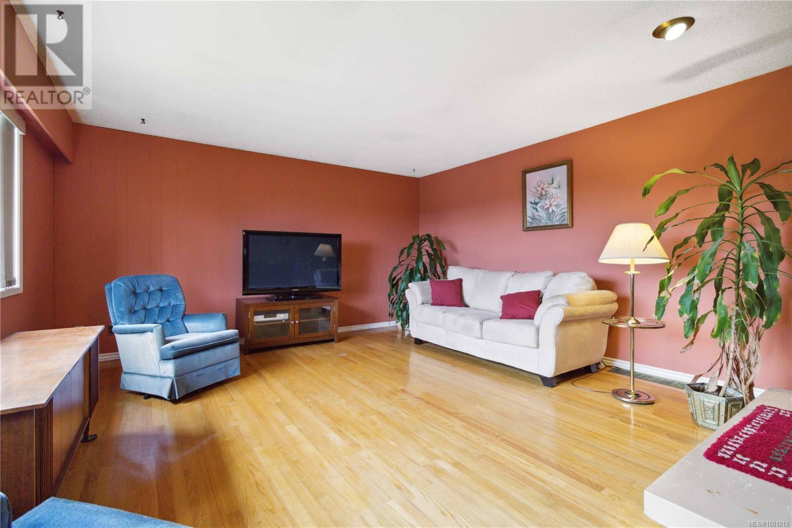 Central Saanich, BC V8M1M2,7194 Veyaness Rd