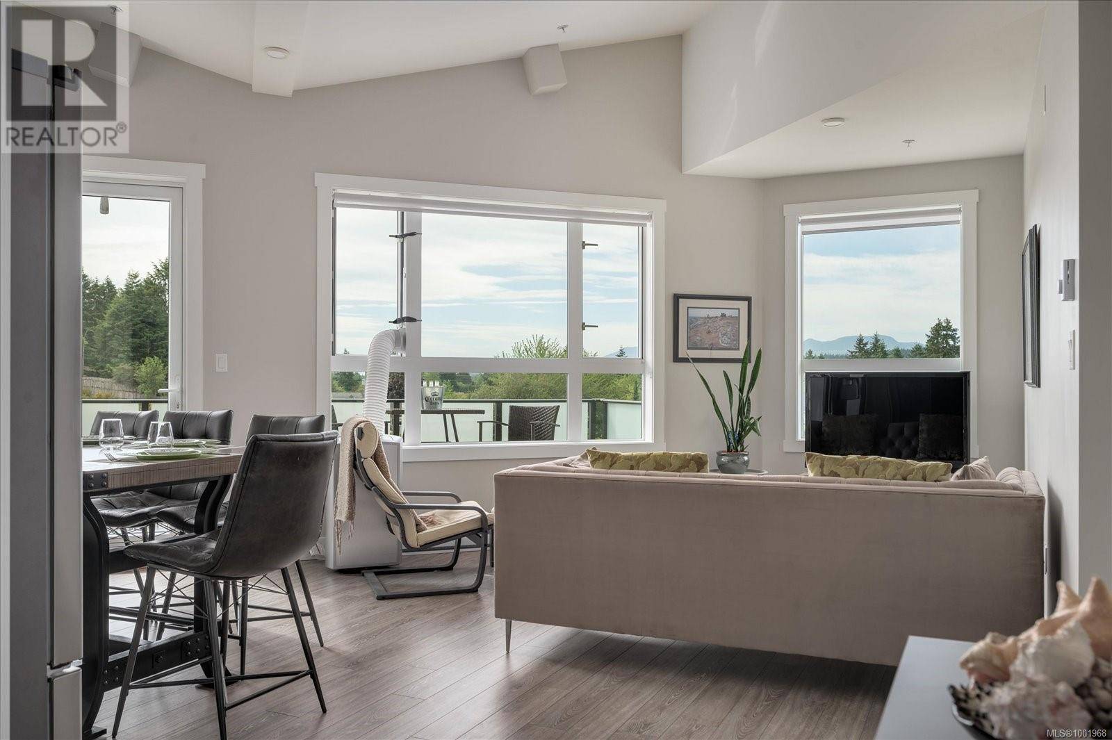 Nanaimo, BC V9R1W7,525 Third ST #311