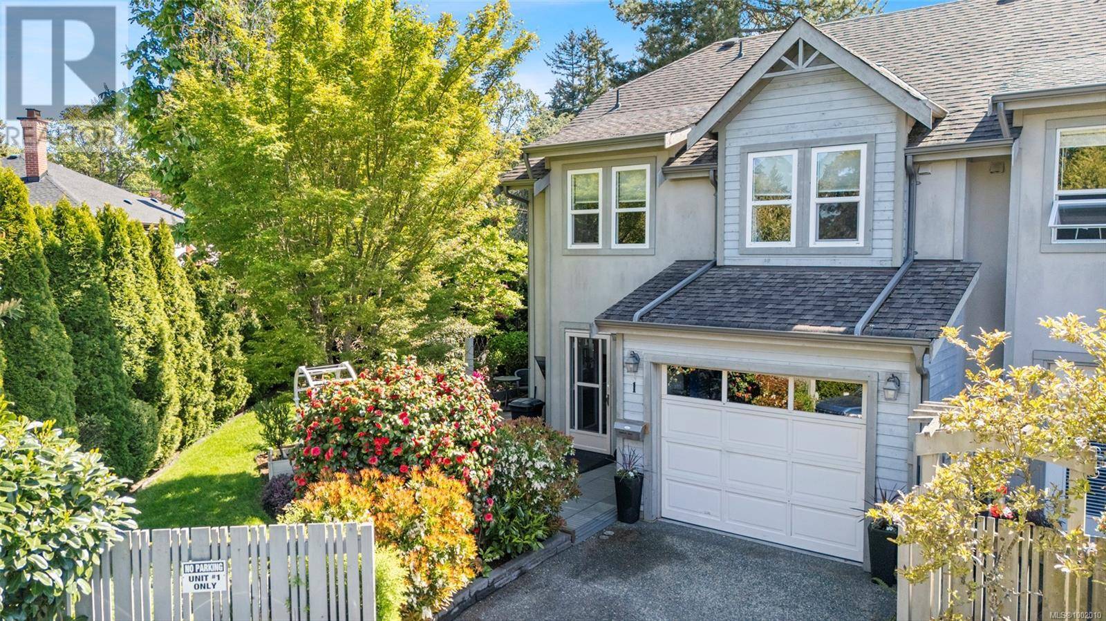Saanich, BC V8P2N5,3947 Cedar Hill Cross RD #1