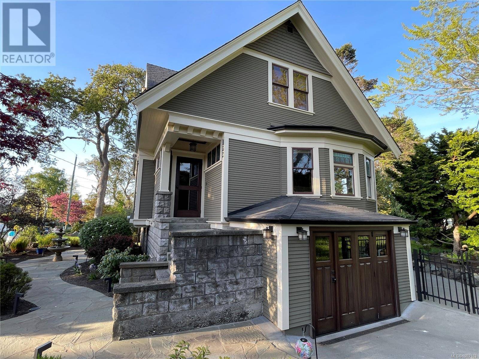 Oak Bay, BC V8S2T8,773 Island Rd