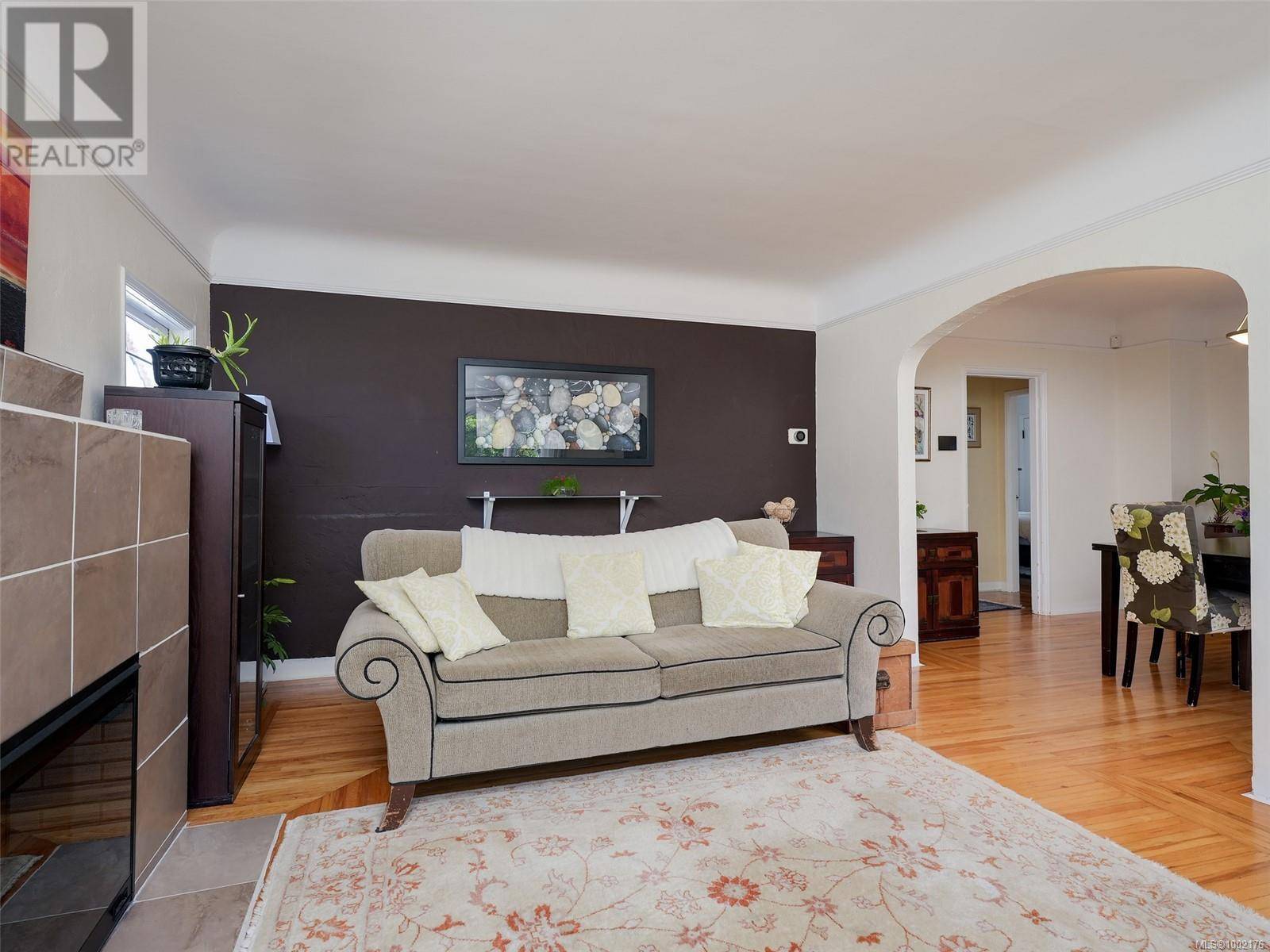 Victoria, BC V9A2V4,536 Northcott Ave