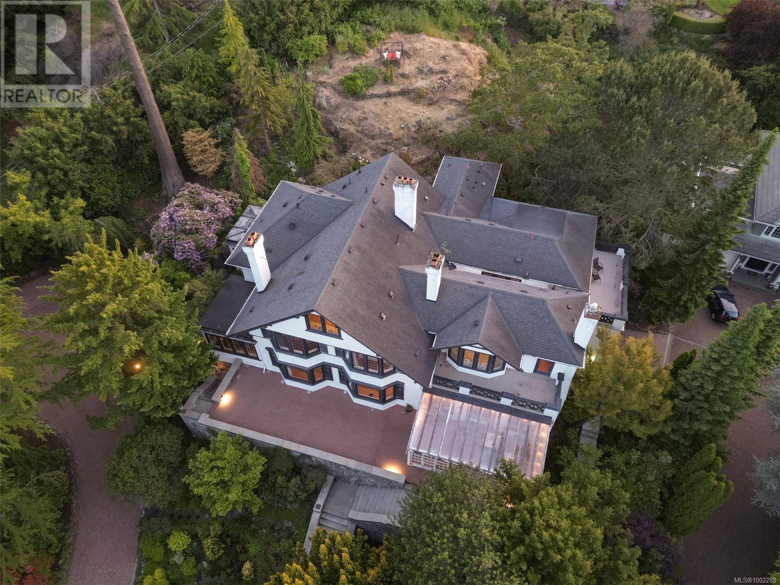Oak Bay, BC V8R5X2,1630 York Pl
