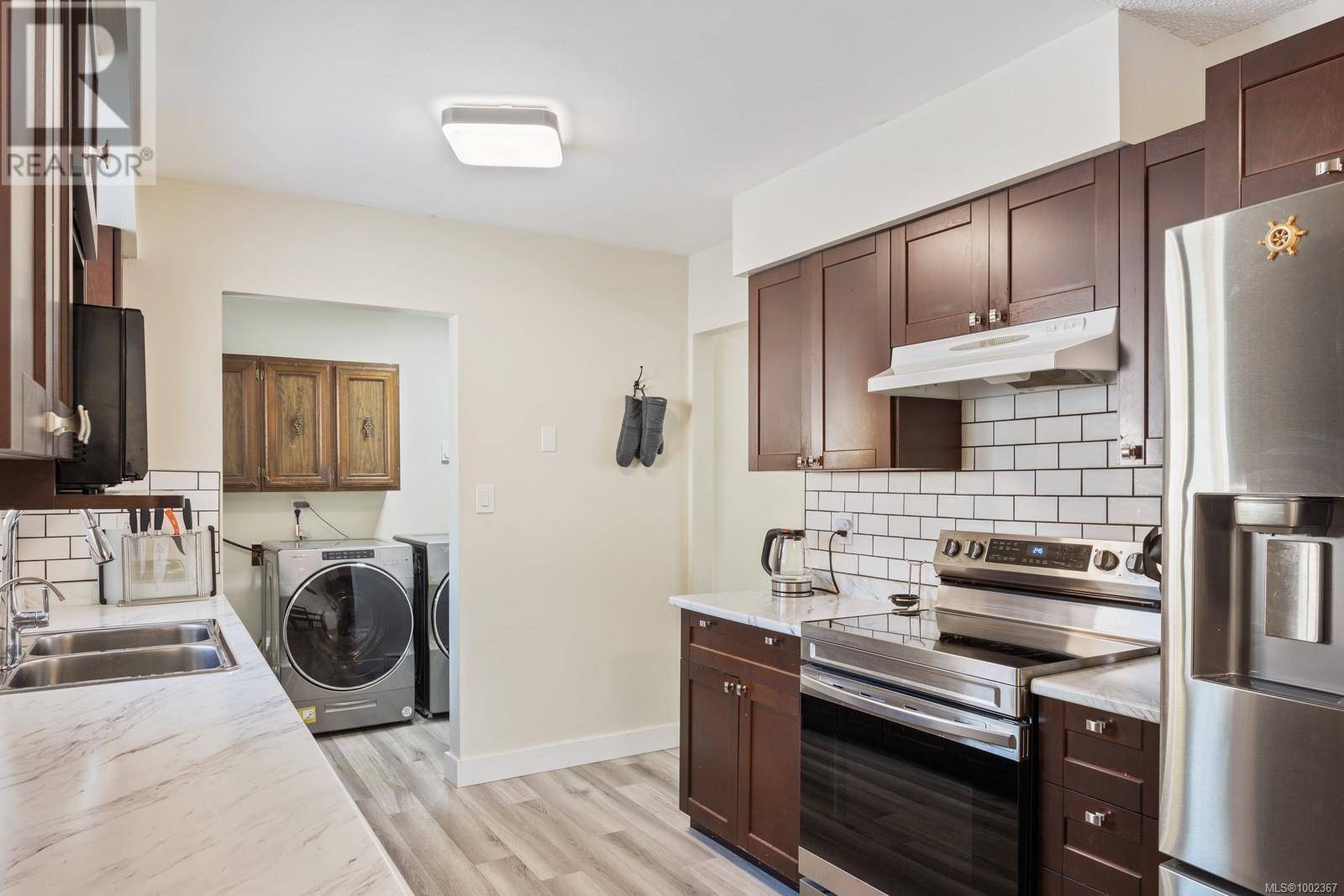 Campbell River, BC V9W5Z1,755 Lorne Cres