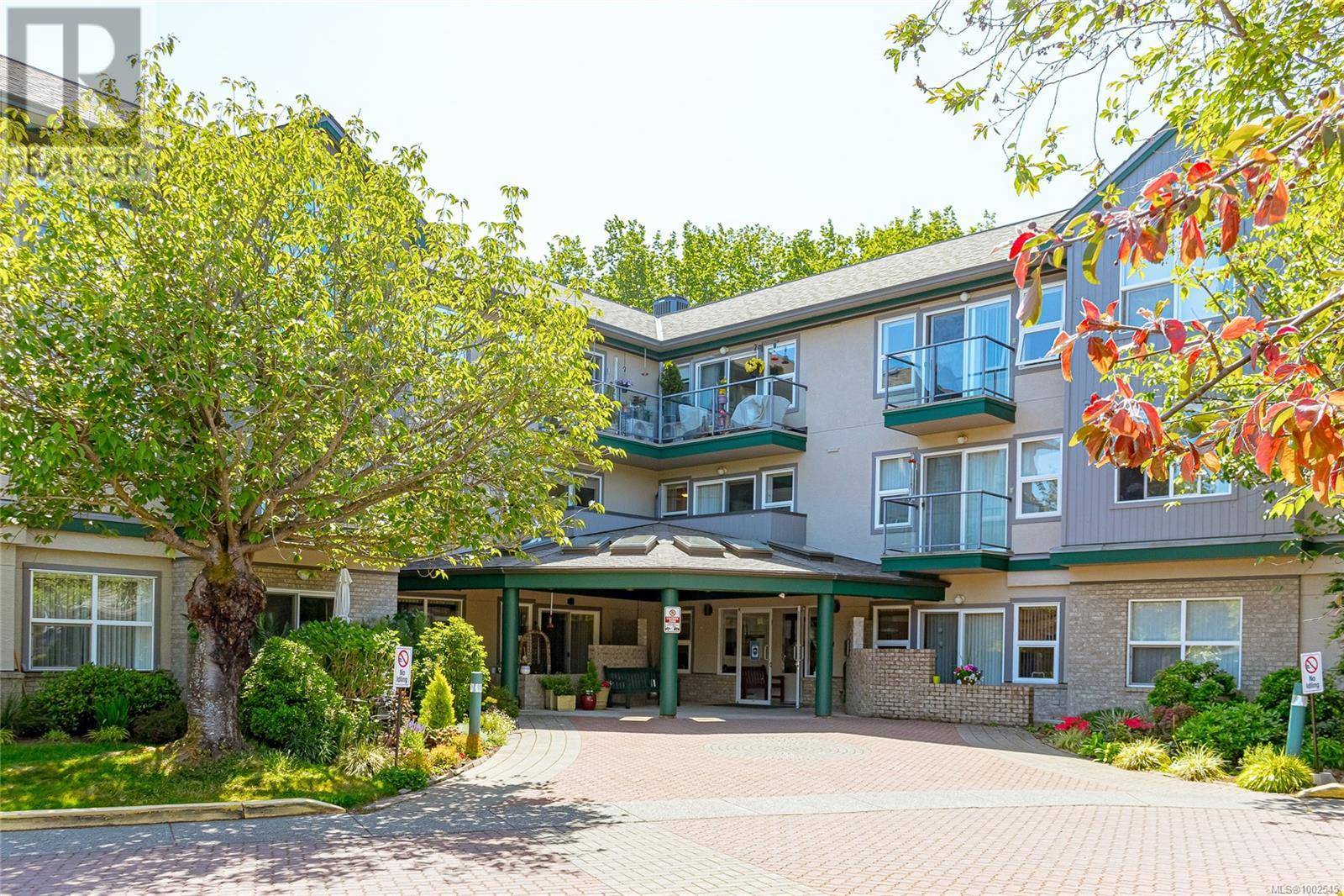 Saanich, BC V8P5T5,1485 Garnet RD #215