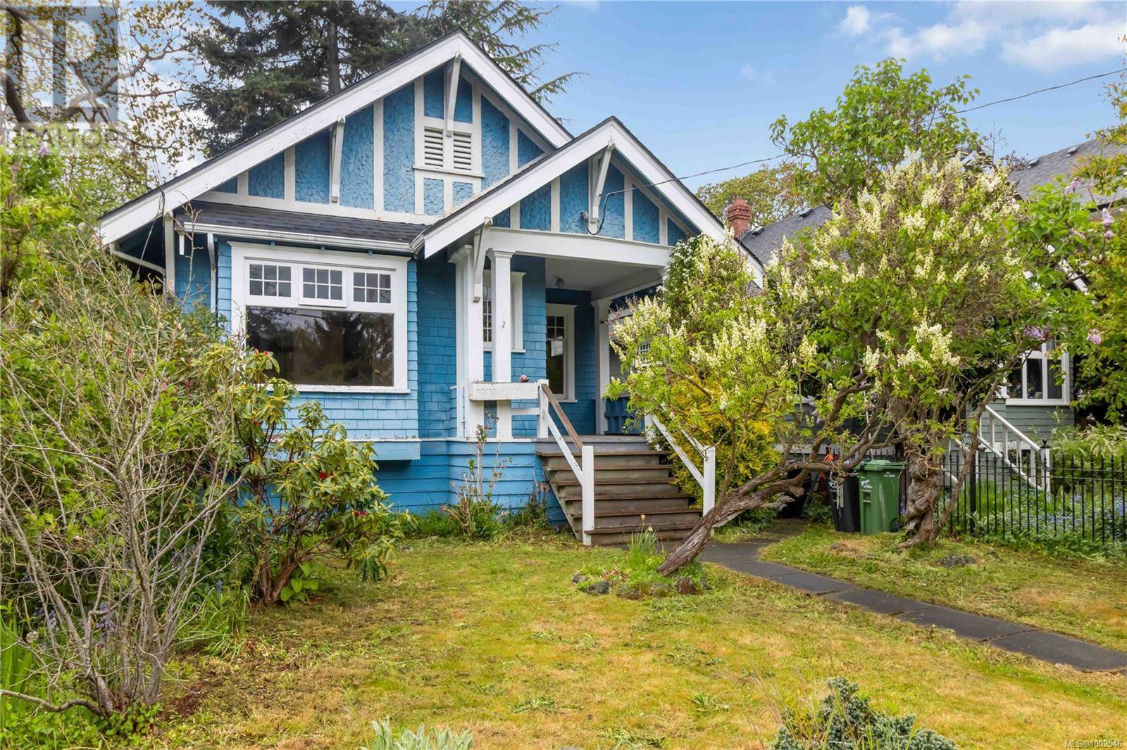 Victoria, BC V8S4B9,1020 Chamberlain St
