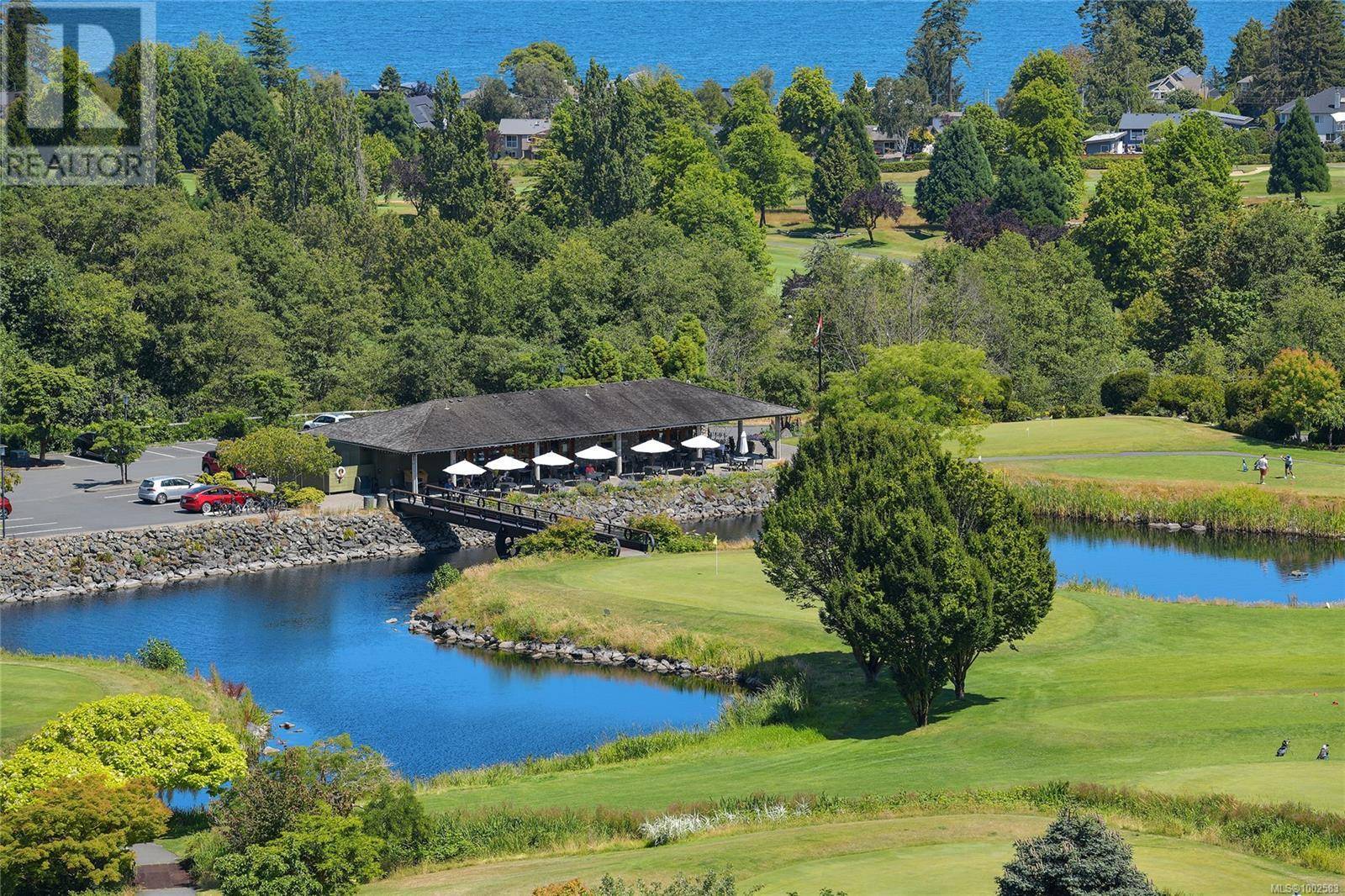 Saanich, BC V8Y3K3,5388 Hill Rise TER #403