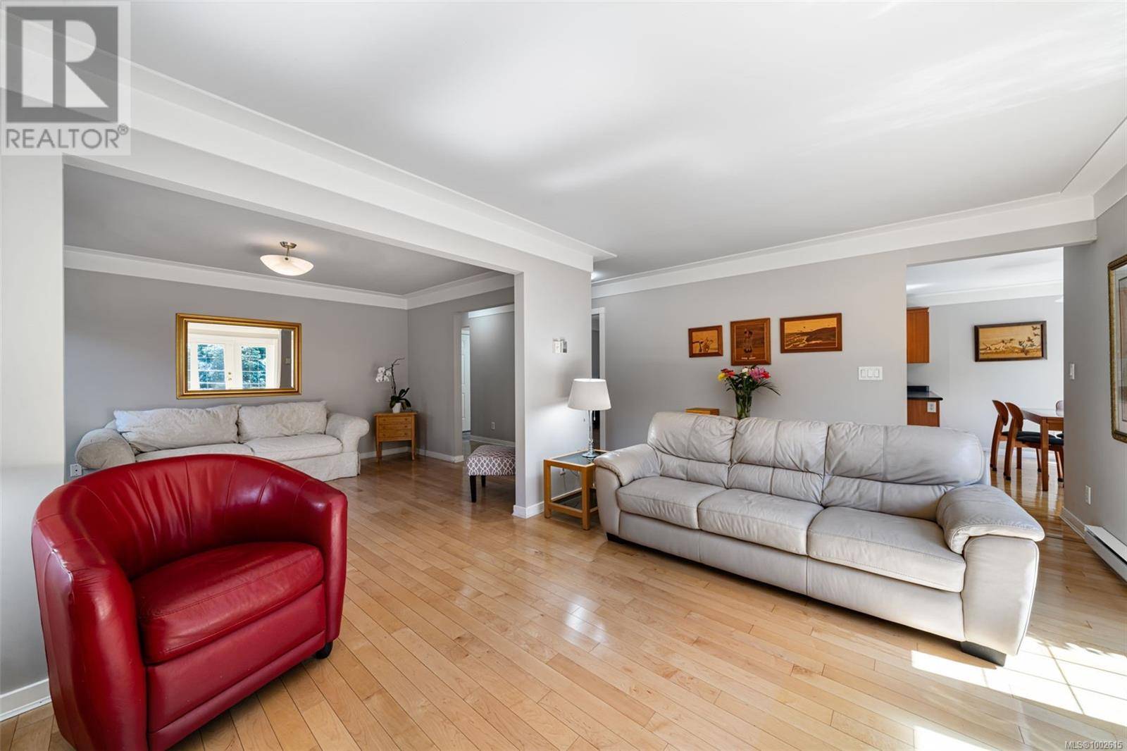 Saanich, BC V8X5K4,4135 Rockhome Gdns
