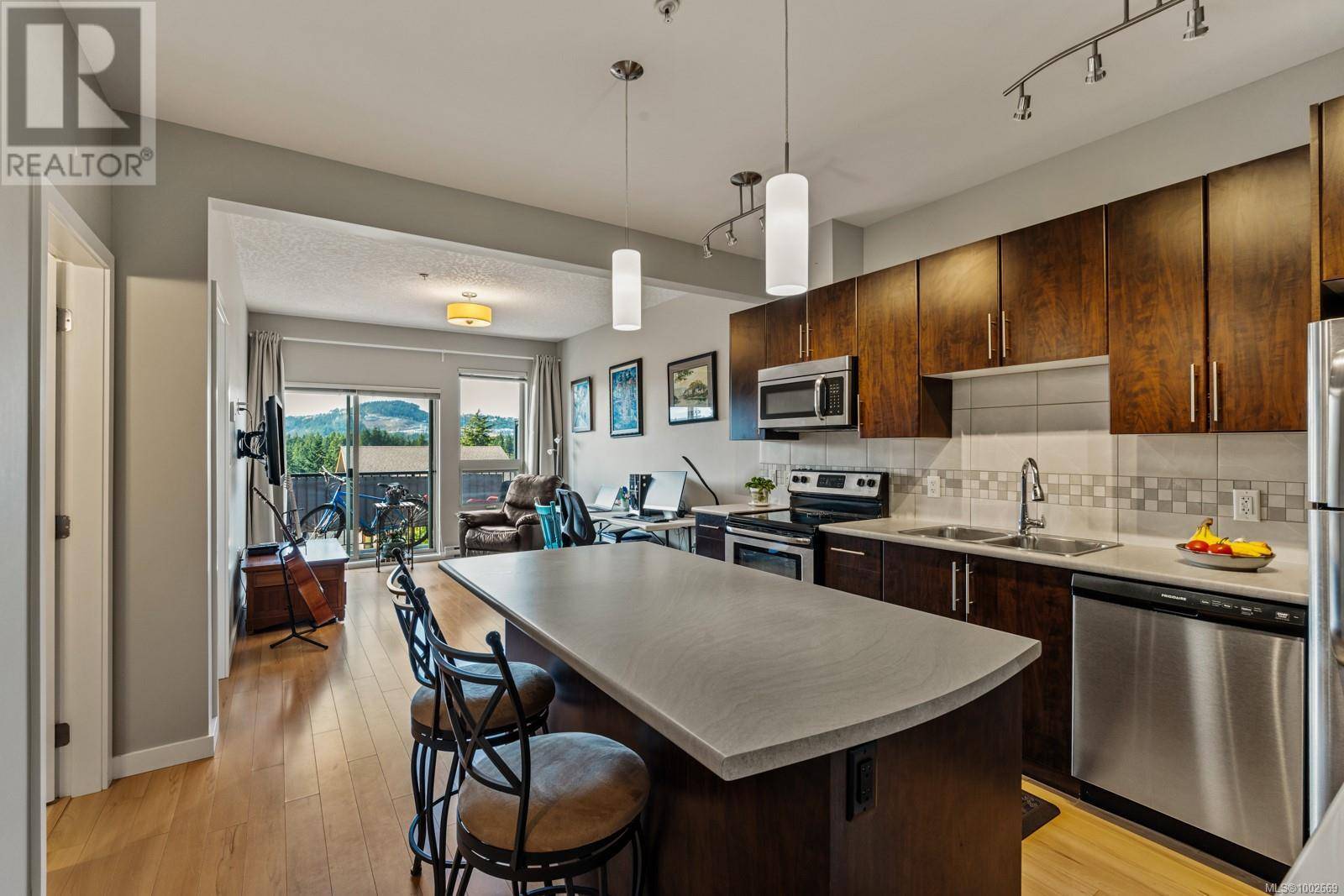 Langford, BC V9C3T6,3240 Jacklin RD #411