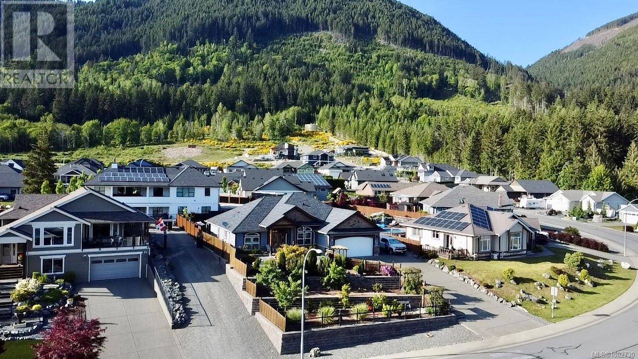 Lake Cowichan, BC V0R2G1,482 Mountain View Dr