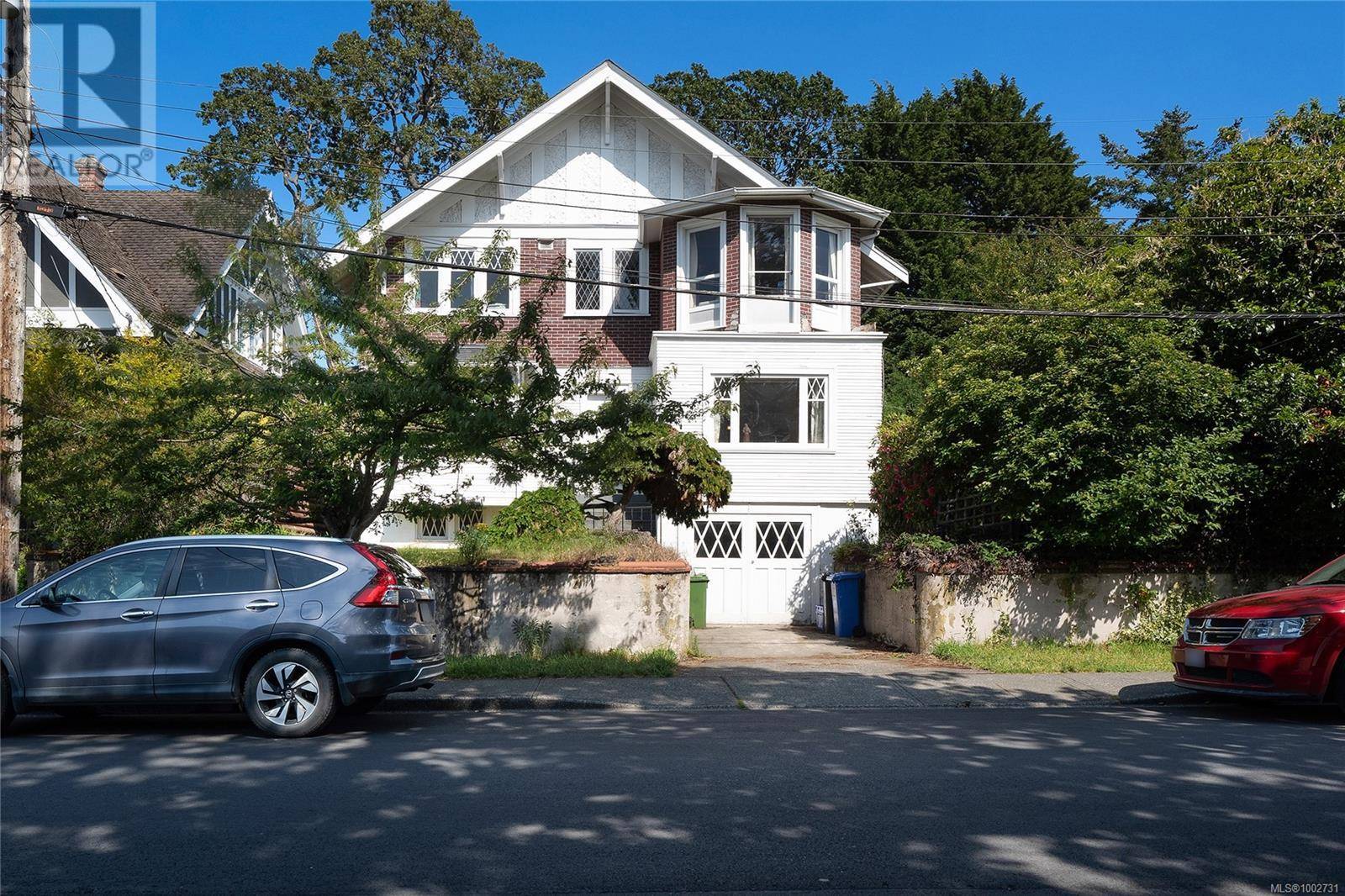 Oak Bay, BC V8R5V3,1539 Monterey Ave