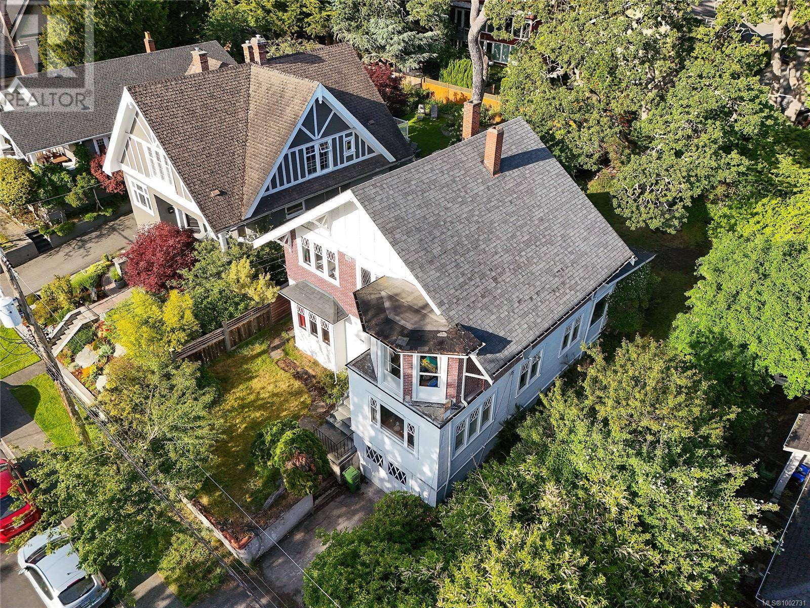 Oak Bay, BC V8R5V3,1539 Monterey Ave