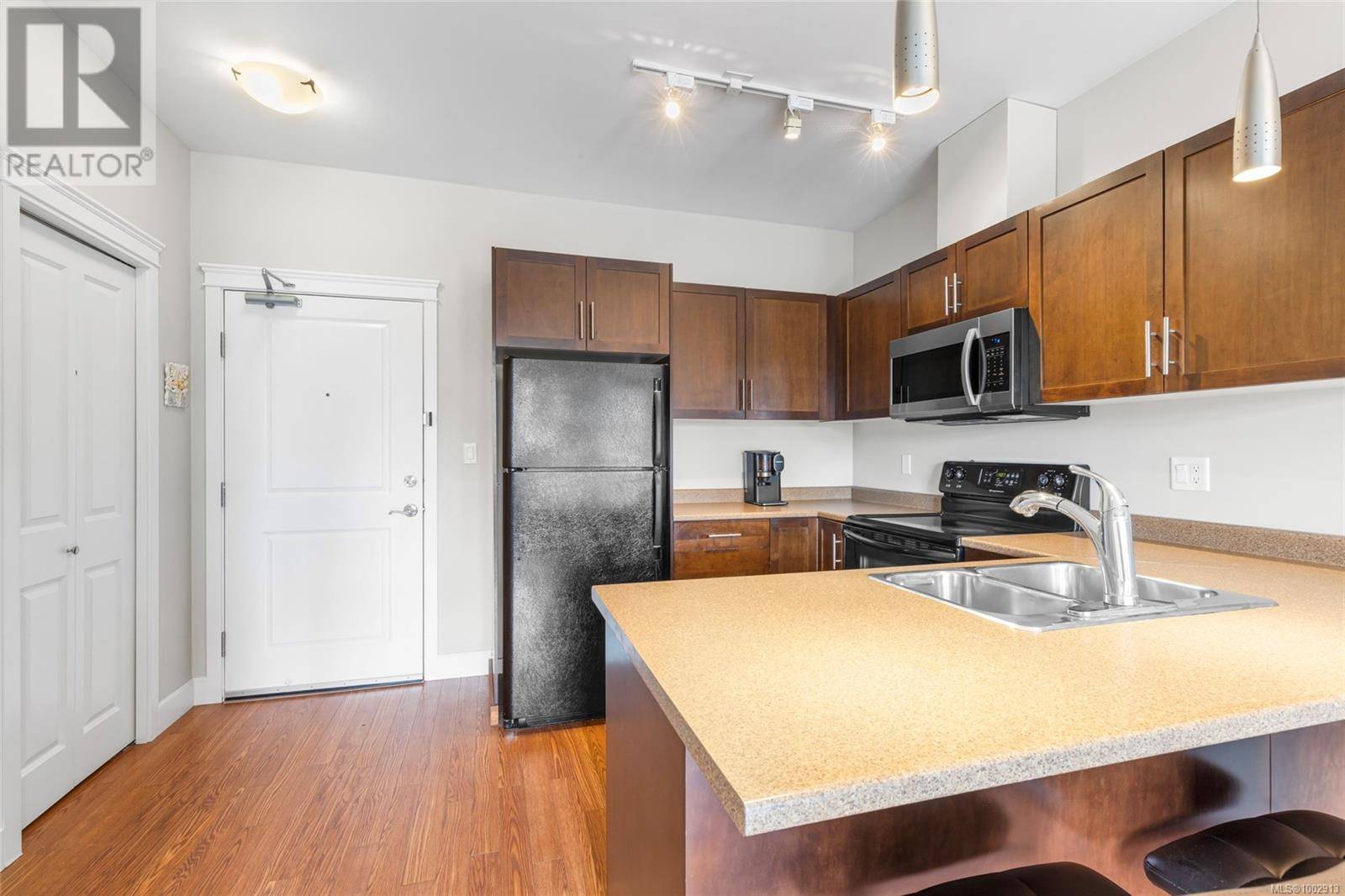 Colwood, BC V9B0G9,2220 Sooke RD #407